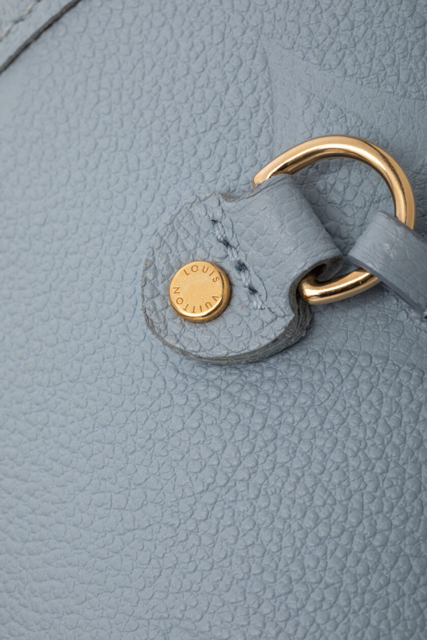 <span style="font-size: 10px; color: rgb(101, 101, 101);letter-spacing: .15em;">HARD TO FIND</span><br><strong> LOUIS VUITTON </strong><br><div style="margin-top:10px;font-size:16px;">Neverfull MM Monogram Empreinte Leather Blue M46482</div><br> - Image 13