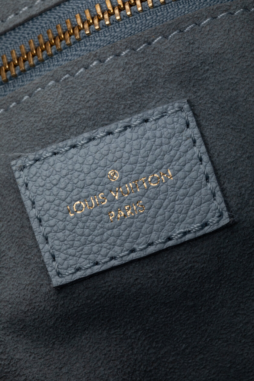 <span style="font-size: 10px; color: rgb(101, 101, 101);letter-spacing: .15em;">HARD TO FIND</span><br><strong> LOUIS VUITTON </strong><br><div style="margin-top:10px;font-size:16px;">Neverfull MM Monogram Empreinte Leather Blue M46482</div><br> - Image 20