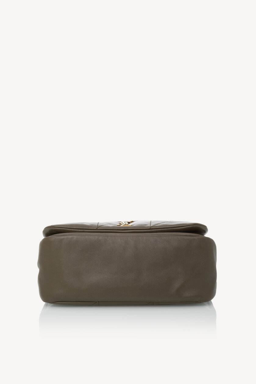 <span style="font-size: 10px; color: rgb(101, 101, 101);letter-spacing: .15em;">HARD TO FIND</span><br><strong> SAINT LAURENT </strong><br><div style="margin-top:10px; font-size:16px;">Small Jamie 4.3 Chain Bag Light Musk</div><br> - Image 20