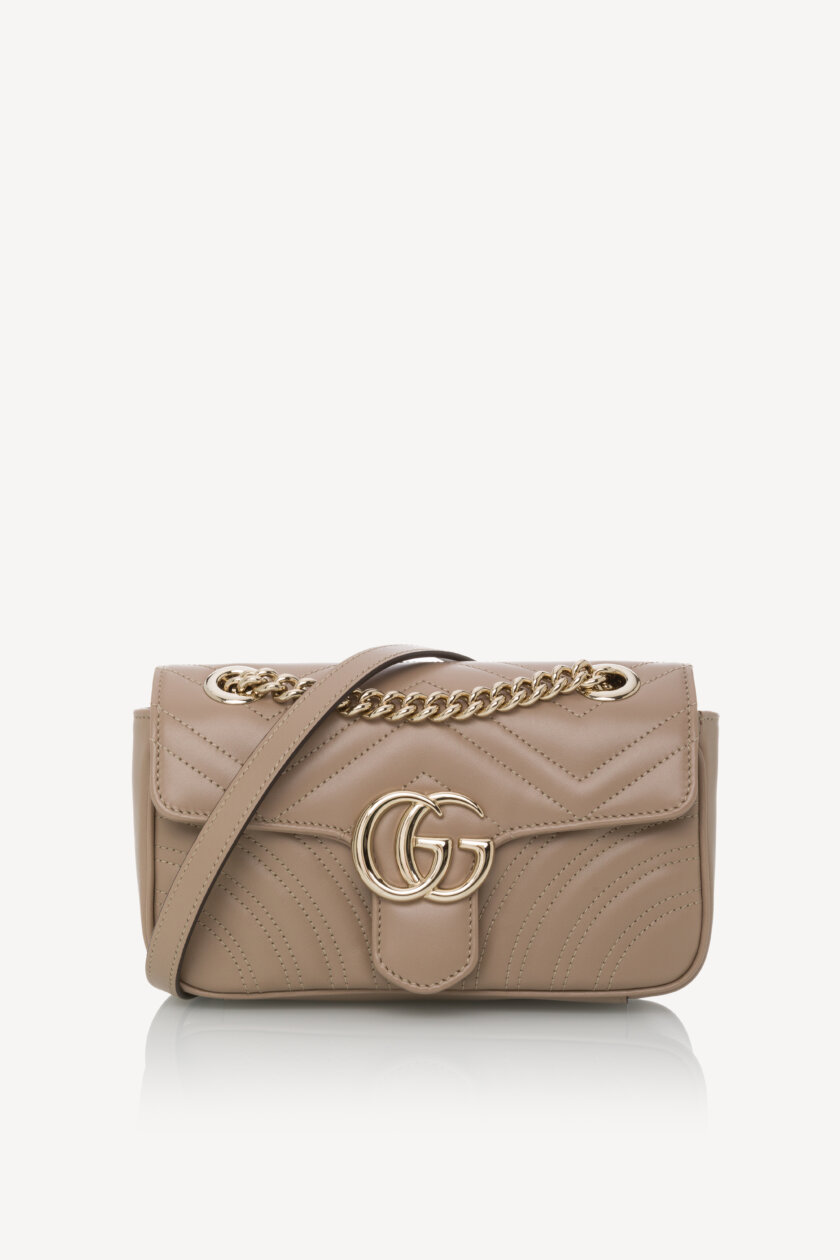 <span style="font-size: 10px; color: rgb(101, 101, 101);letter-spacing: .15em;">NEW COLLECTION</span><br><strong> GUCCI </strong><br><div style="margin-top:10px; font-size:16px;">GG Marmont Small Shoulder Bag Dove Gray Skin</div><br> - Image 4
