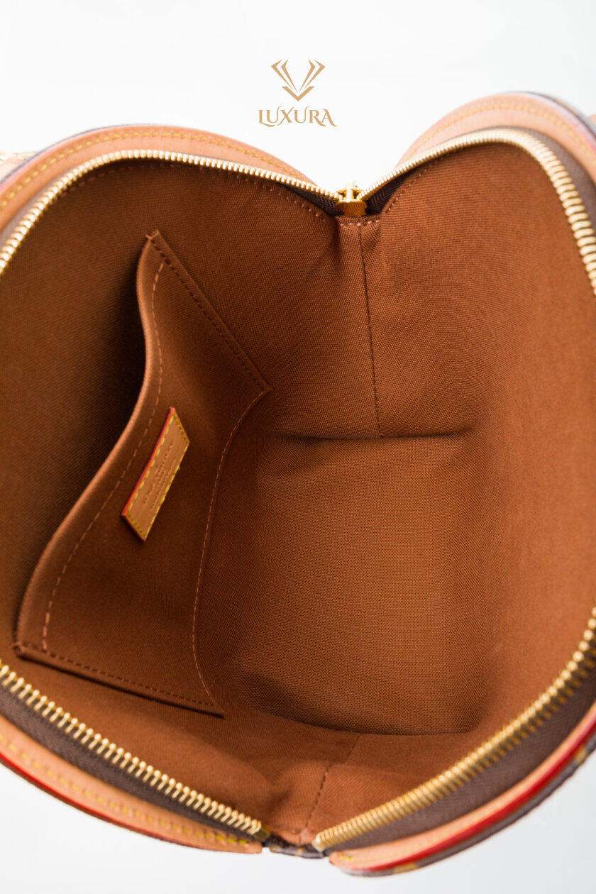 <span style="font-size: 10px; color: rgb(101, 101, 101);letter-spacing: .15em;">HAR TO FIND</span><br><strong> LOUIS VUITTON </strong><br><div style="margin-top:10px; font-size:16px;">Monogram Canvas Elipse PM M46196</div><br> - Image 11