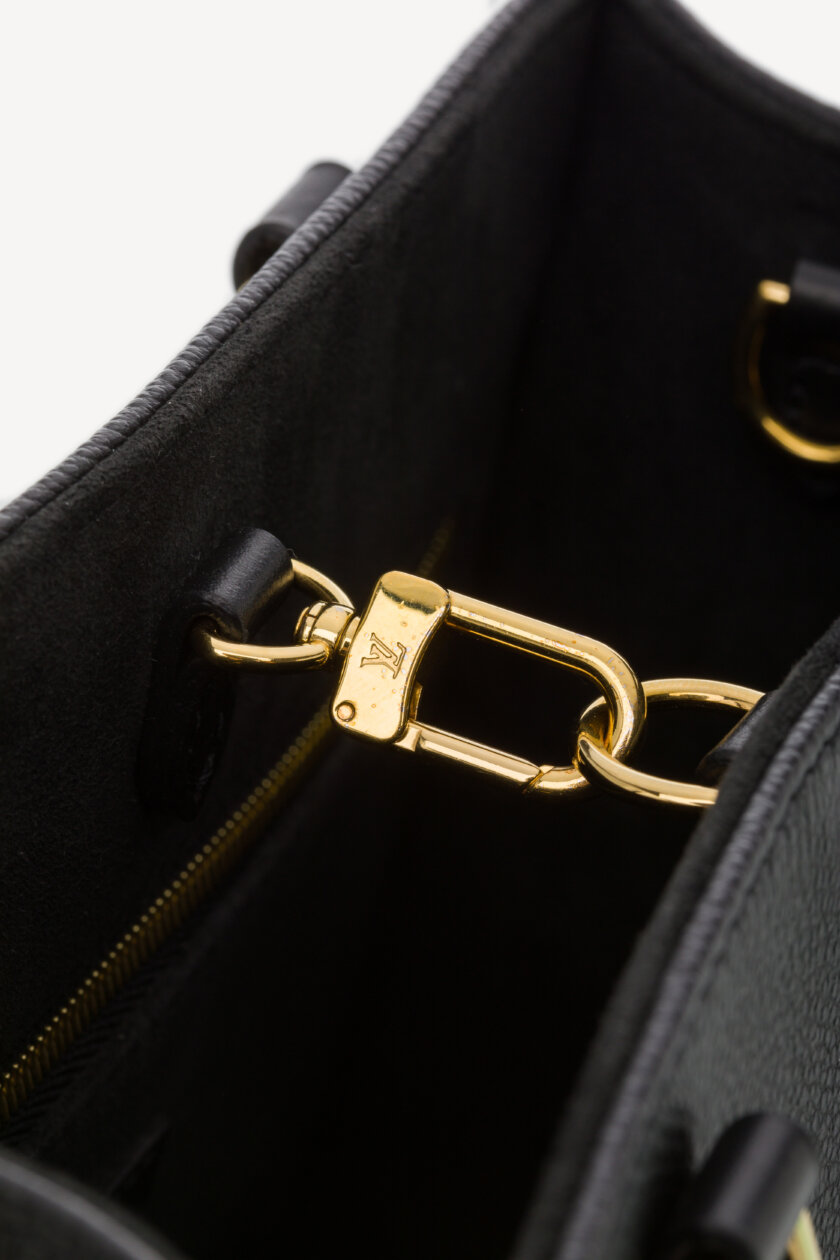 Cross Body and Shoulder Bags | LOUIS VUITTON OnTheGo PM Monogram Empreinte Leather M445653