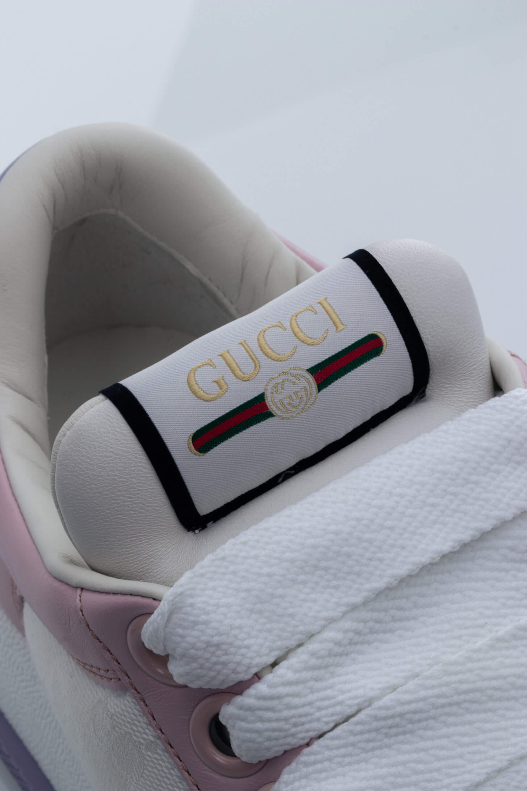 <span style="font-size: 10px; color: rgb(101, 101, 101);letter-spacing: .15em;">NEW COLLECTION</span><br><strong> GUCCI </strong><br><div style="margin-top:10px; font-size:16px;">GG Leather Colorblock Pattern Sneakers 38</div><br> - Image 14