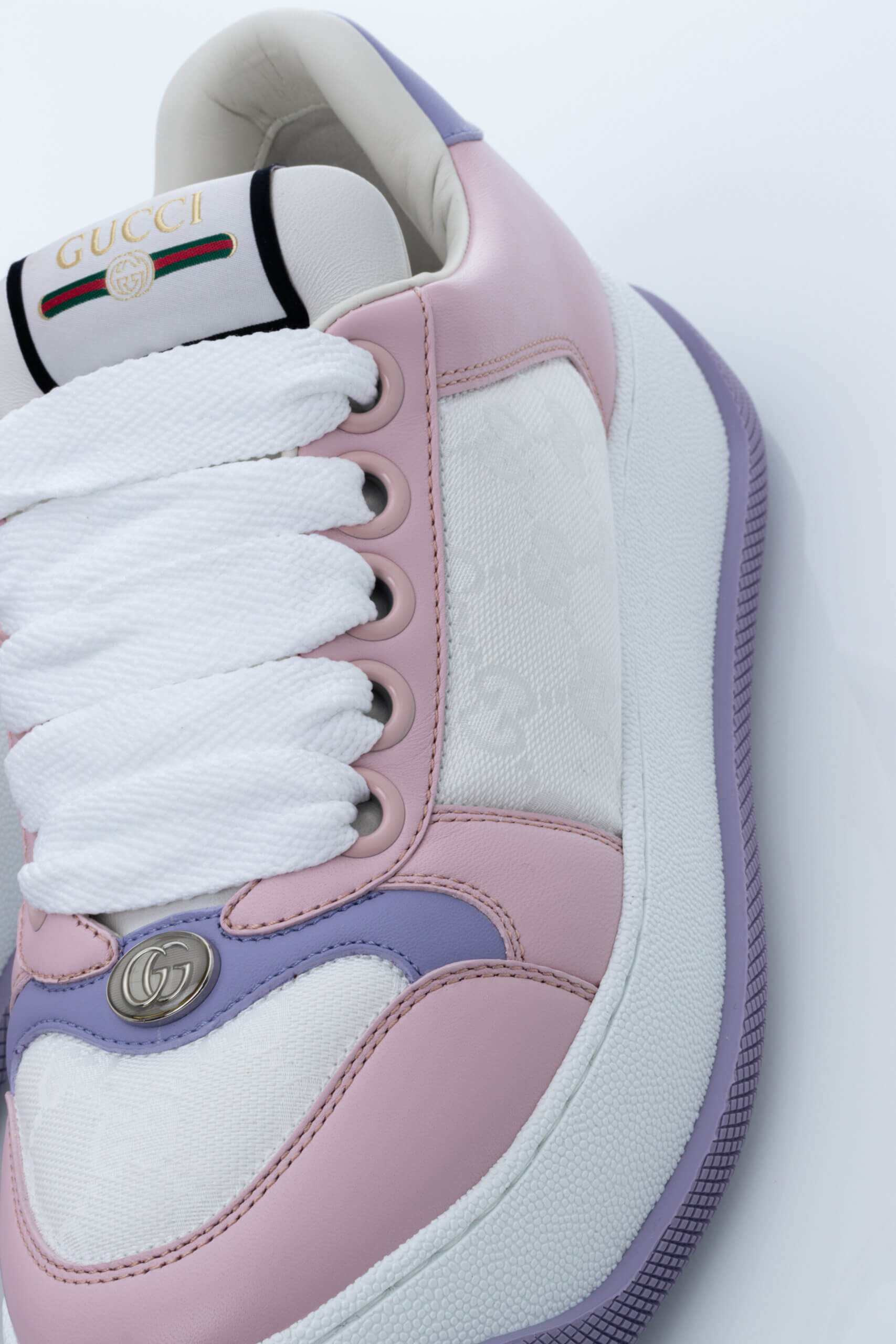 <span style="font-size: 10px; color: rgb(101, 101, 101);letter-spacing: .15em;">NEW COLLECTION</span><br><strong> GUCCI </strong><br><div style="margin-top:10px; font-size:16px;">GG Leather Colorblock Pattern Sneakers 38</div><br> - Image 13