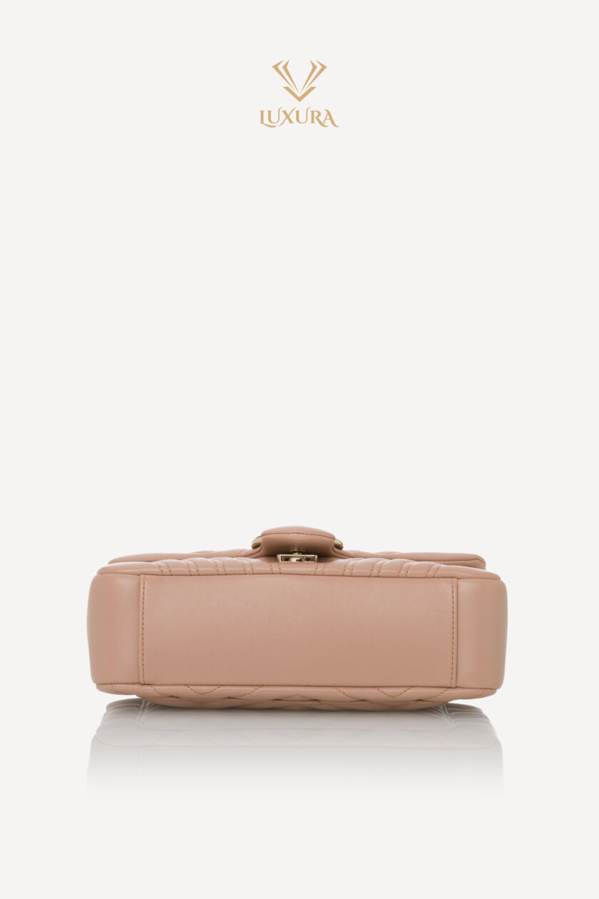 <span style="font-size: 10px; color: rgb(101, 101, 101);letter-spacing: .15em;">NEW COLLECTION</span><br><strong> GUCCI </strong><br><div style="margin-top:10px; font-size:16px;">GG Marmont Medium Shoulder Bag Beige Poudre</div><br> - Image 20