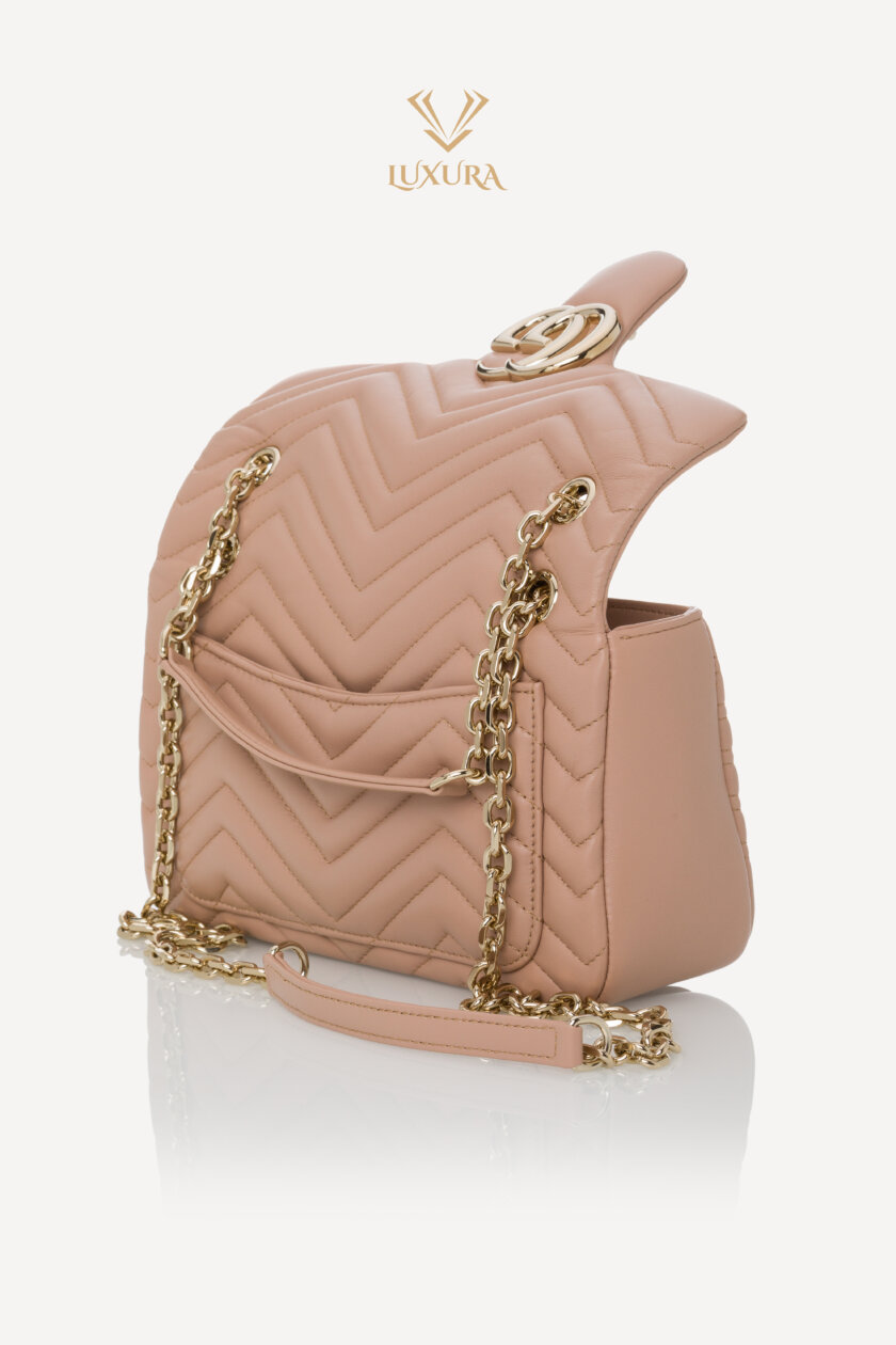 <span style="font-size: 10px; color: rgb(101, 101, 101);letter-spacing: .15em;">NEW COLLECTION</span><br><strong> GUCCI </strong><br><div style="margin-top:10px; font-size:16px;">GG Marmont Medium Shoulder Bag Beige Poudre</div><br> - Image 7