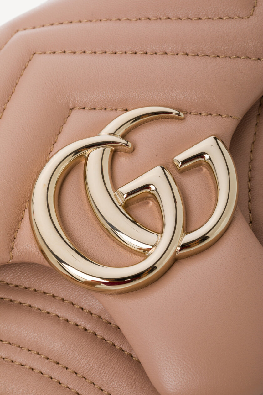 <span style="font-size: 10px; color: rgb(101, 101, 101);letter-spacing: .15em;">NEW COLLECTION</span><br><strong> GUCCI </strong><br><div style="margin-top:10px; font-size:16px;">GG Marmont Medium Shoulder Bag Beige Poudre</div><br> - Image 12