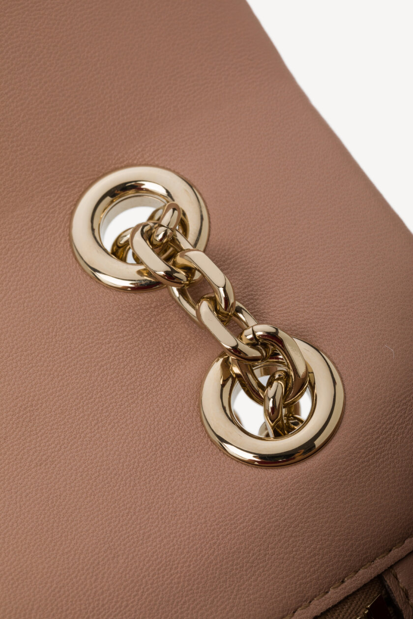 <span style="font-size: 10px; color: rgb(101, 101, 101);letter-spacing: .15em;">NEW COLLECTION</span><br><strong> GUCCI </strong><br><div style="margin-top:10px; font-size:16px;">GG Marmont Medium Shoulder Bag Beige Poudre</div><br> - Image 13