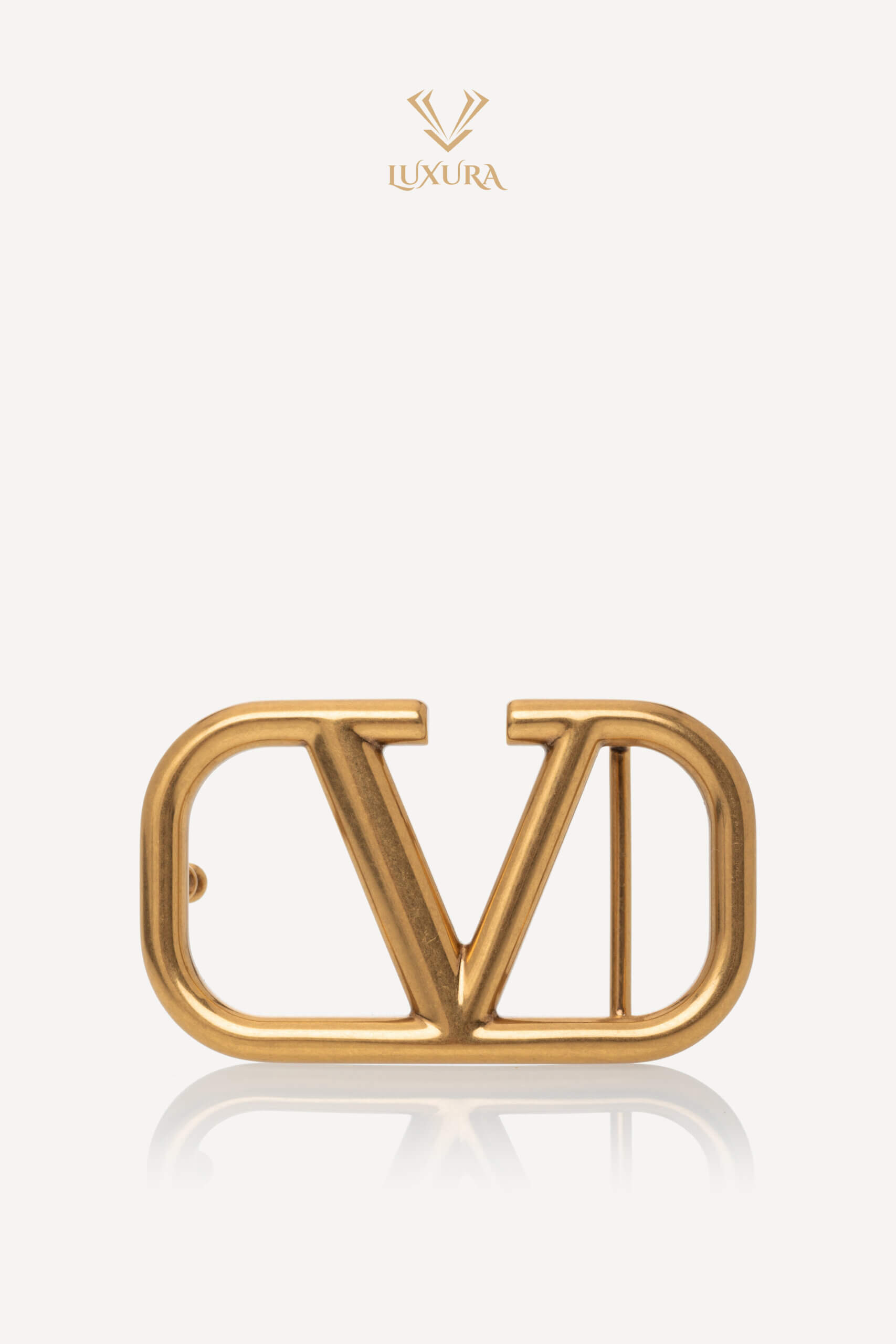 <span style="font-size: 10px; color: rgb(101, 101, 101);letter-spacing: .15em;">NEW COLLECTION </span><br><strong> VALENTINO </strong><br><div style="margin-top:10px; font-size:16px;"> VLogo Signature Calfskin Belt 95 38 Black </div><br> - Image 9