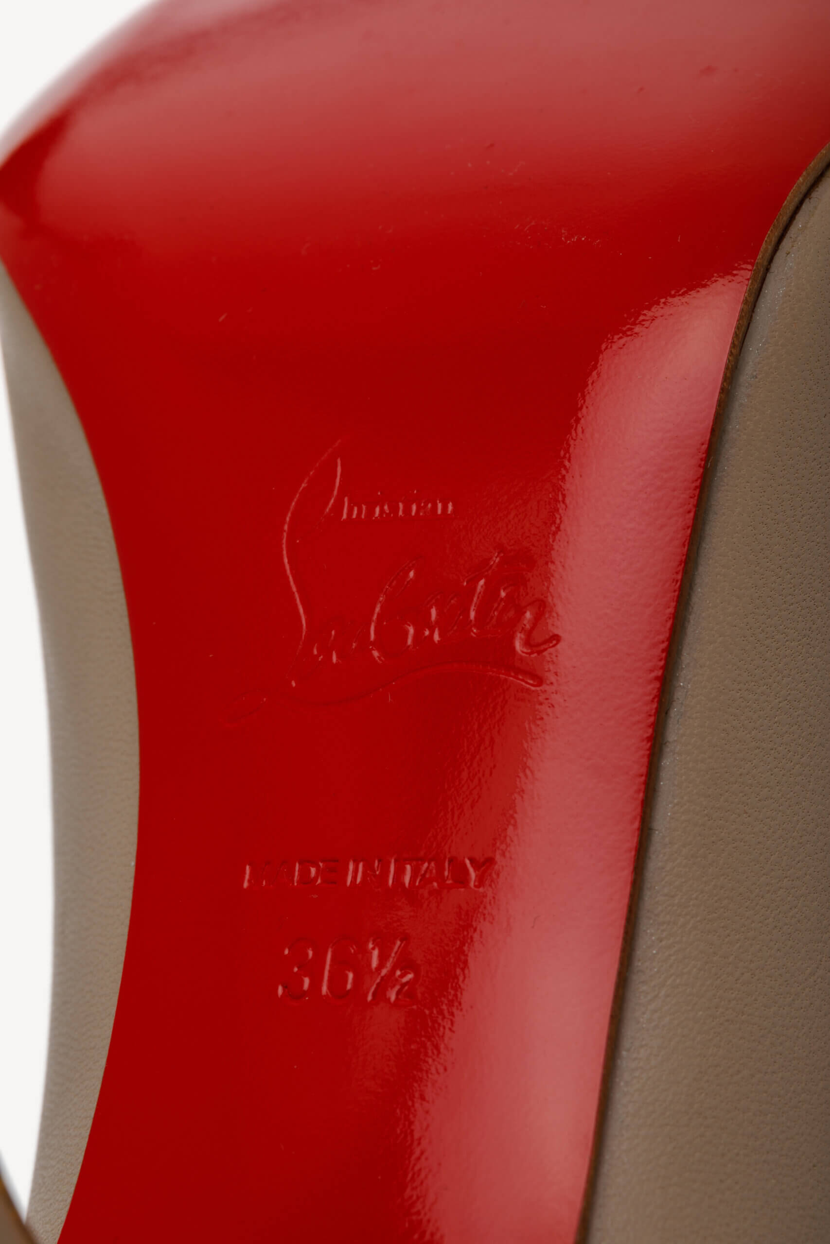 <span style="font-size: 10px; color: rgb(101, 101, 101);letter-spacing: .15em;">BEST DEAL </span><br><strong>CHRISTIAN LOUBOUTIN </strong><br><div style="margin-top:10px; font-size:16px;"> Clare 80 Nappa 36.5 </div><br> - Image 13