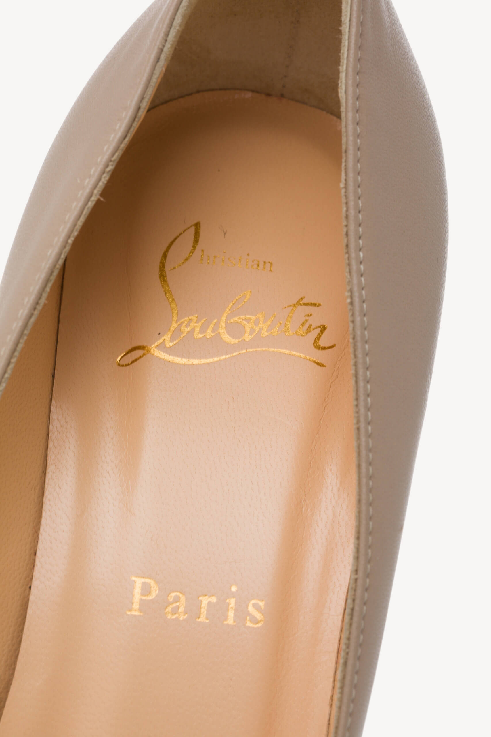 <span style="font-size: 10px; color: rgb(101, 101, 101);letter-spacing: .15em;">BEST DEAL </span><br><strong>CHRISTIAN LOUBOUTIN </strong><br><div style="margin-top:10px; font-size:16px;"> Clare 80 Nappa 36.5 </div><br> - Image 10