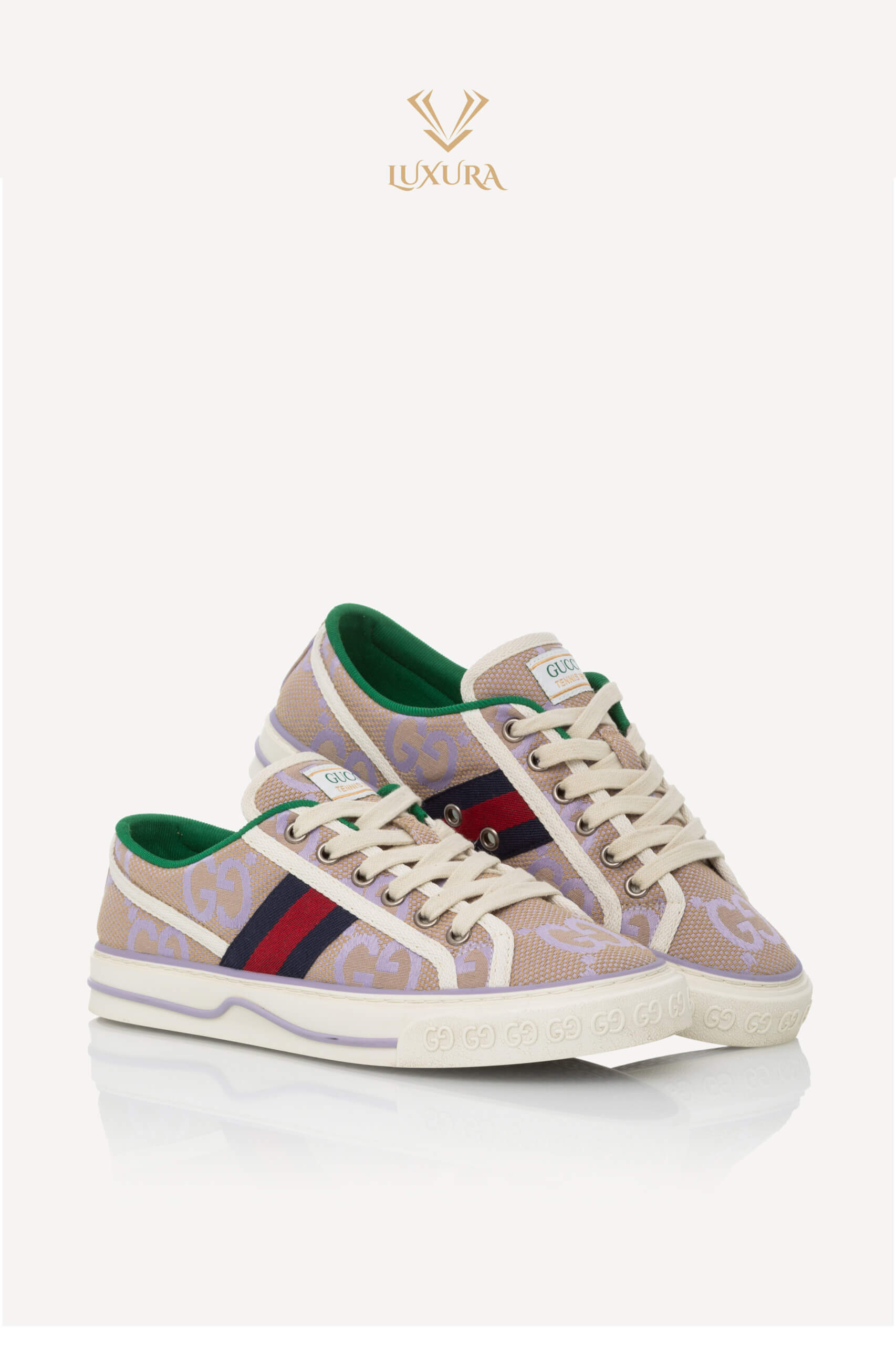 <span style="font-size: 10px; color: rgb(101, 101, 101);letter-spacing: .15em;">IN TENDINTE </span><br><strong> GUCCI </strong><br><div style="margin-top:10px; font-size:16px;"> Monogram Jumbo GG Web 1977 Tennis Sneakers Beige Lapis Mystic White 37 </div><br> - Image 3