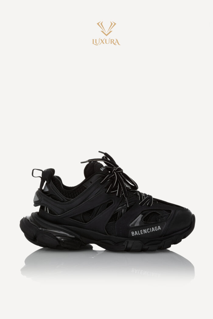 <span style="font-size: 10px; color: rgb(101, 101, 101);letter-spacing: .15em;">BEST DEAL</span><br><strong> BALENCIAGA </strong><br><div style="margin-top:10px; font-size:16px;"> Track Sneakers Black 37 </div><br>