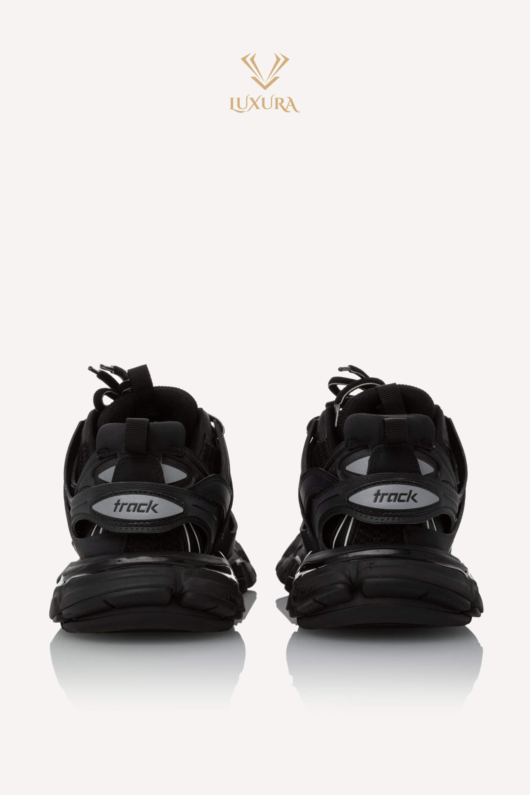 <span style="font-size: 10px; color: rgb(101, 101, 101);letter-spacing: .15em;">BEST DEAL</span><br><strong> BALENCIAGA </strong><br><div style="margin-top:10px; font-size:16px;"> Track Sneakers Black 37 </div><br> - Image 5