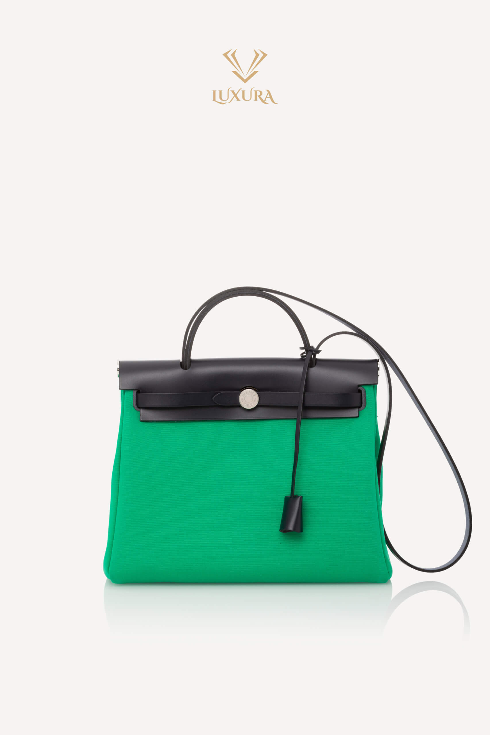 <span style="font-size: 10px; color: rgb(101, 101, 101);letter-spacing: .15em;">HARD TO FIND</span><br><strong> HERMES </strong><br><div style="margin-top:10px; font-size:16px;"> Herbag Zip 31 Vache Hunter Menthe Toile Bleu Indigo </div><br>