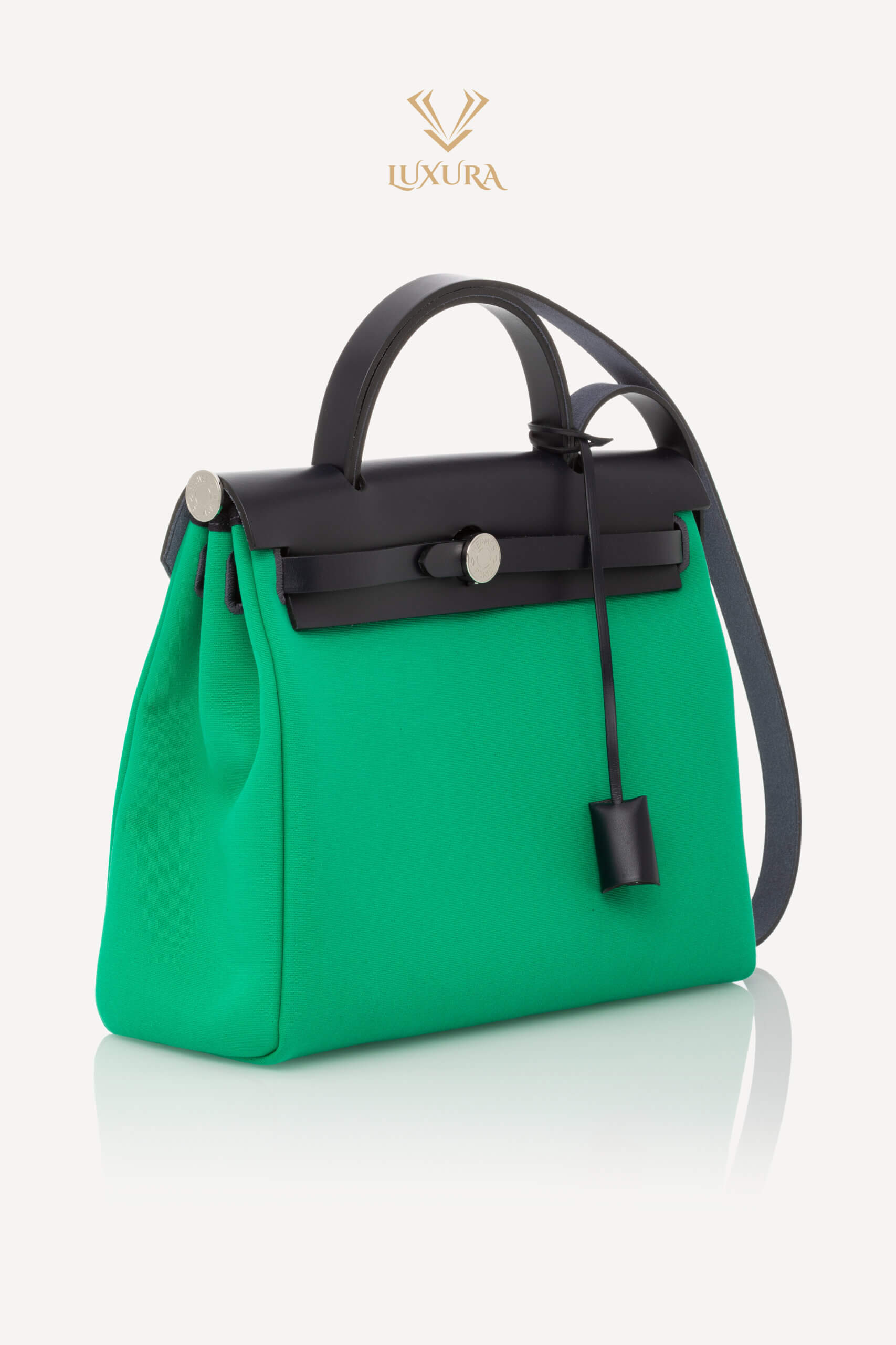 <span style="font-size: 10px; color: rgb(101, 101, 101);letter-spacing: .15em;">HARD TO FIND</span><br><strong> HERMES </strong><br><div style="margin-top:10px; font-size:16px;"> Herbag Zip 31 Vache Hunter Menthe Toile Bleu Indigo </div><br> - Image 3