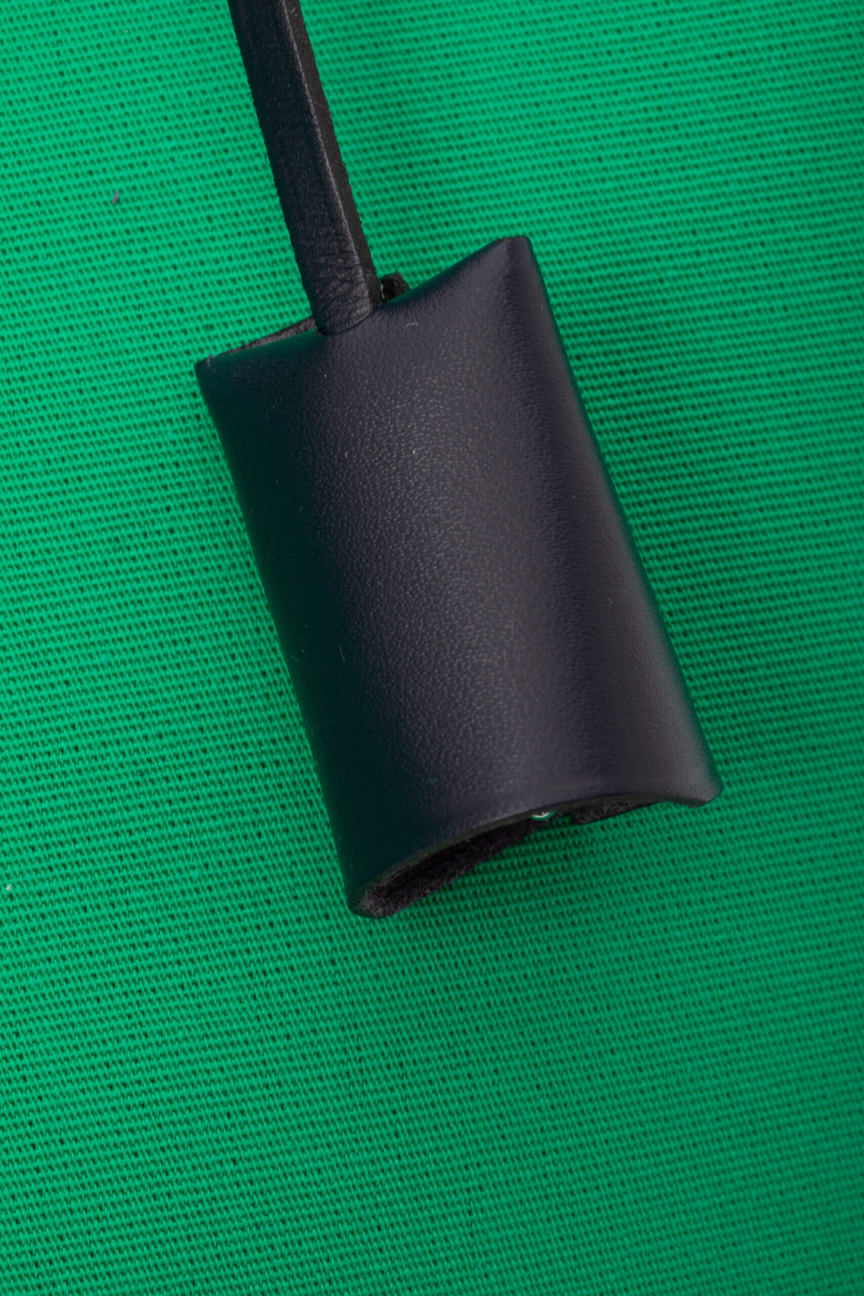 <span style="font-size: 10px; color: rgb(101, 101, 101);letter-spacing: .15em;">HARD TO FIND</span><br><strong> HERMES </strong><br><div style="margin-top:10px; font-size:16px;"> Herbag Zip 31 Vache Hunter Menthe Toile Bleu Indigo </div><br> - Image 12