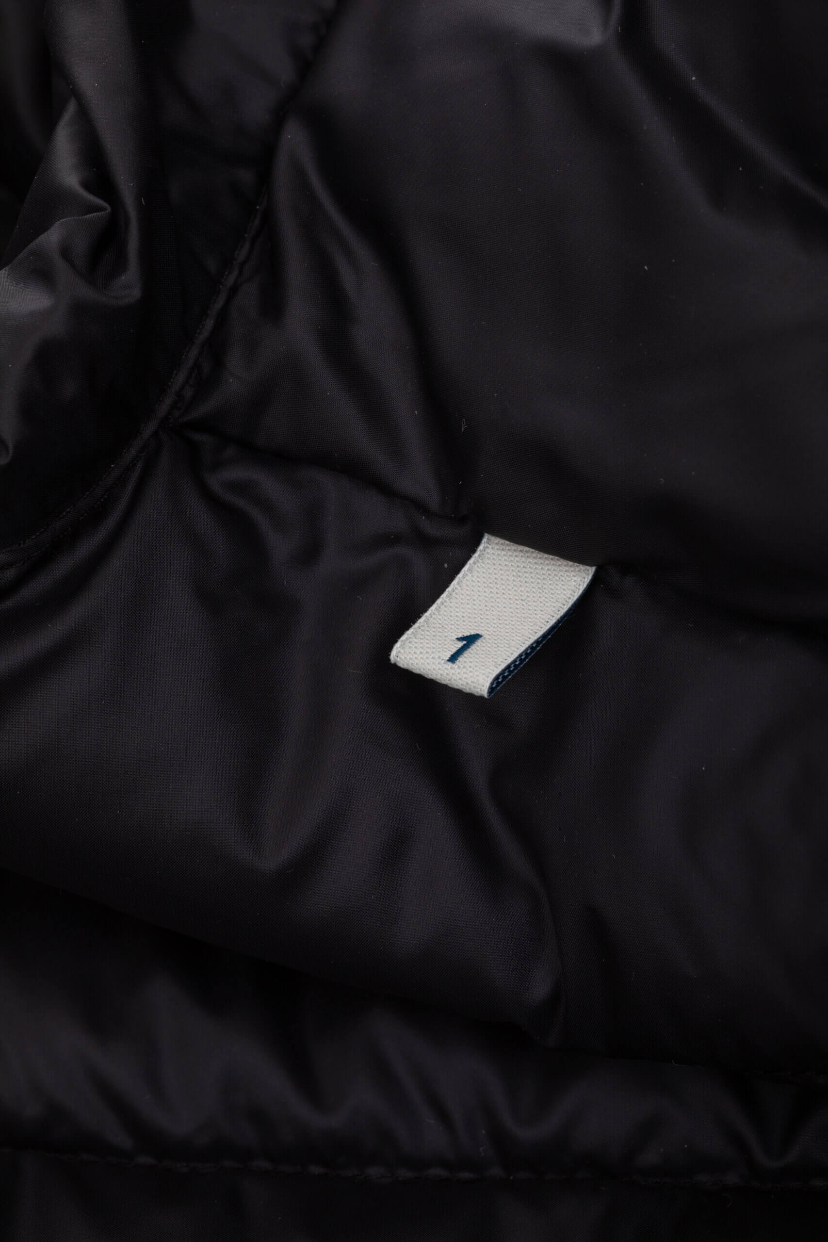 <span style="font-size: 10px; color: rgb(101, 101, 101);letter-spacing: .15em;">HARD TO FIND</span><br><strong> MONCLER </strong><br><div style="margin-top:10px; font-size:16px;"> Liane Packable Down Gilet 1</div><br> - Image 13