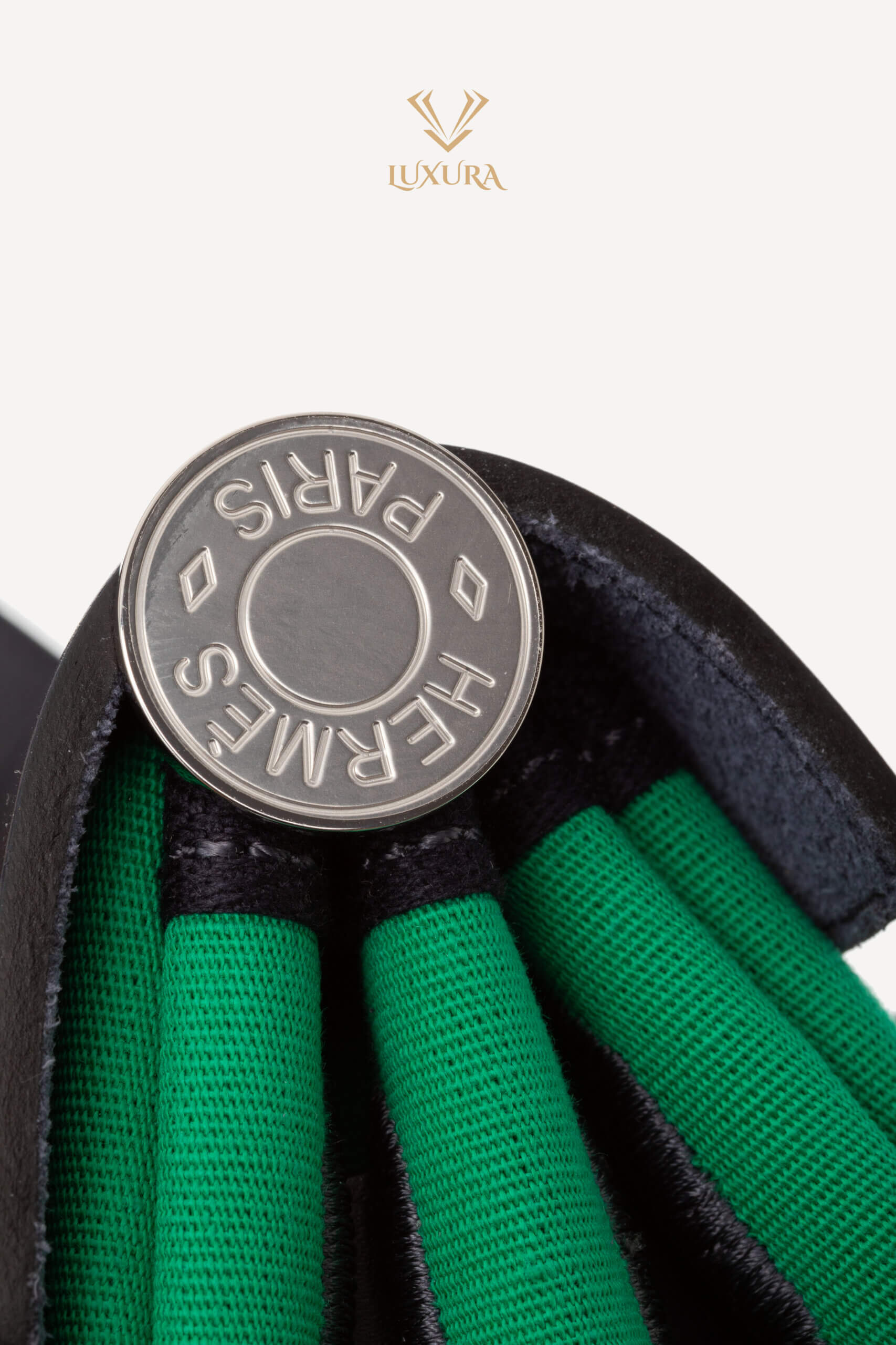 <span style="font-size: 10px; color: rgb(101, 101, 101);letter-spacing: .15em;">HARD TO FIND</span><br><strong> HERMES </strong><br><div style="margin-top:10px; font-size:16px;"> Herbag Zip 31 Vache Hunter Menthe Toile Bleu Indigo </div><br> - Image 17