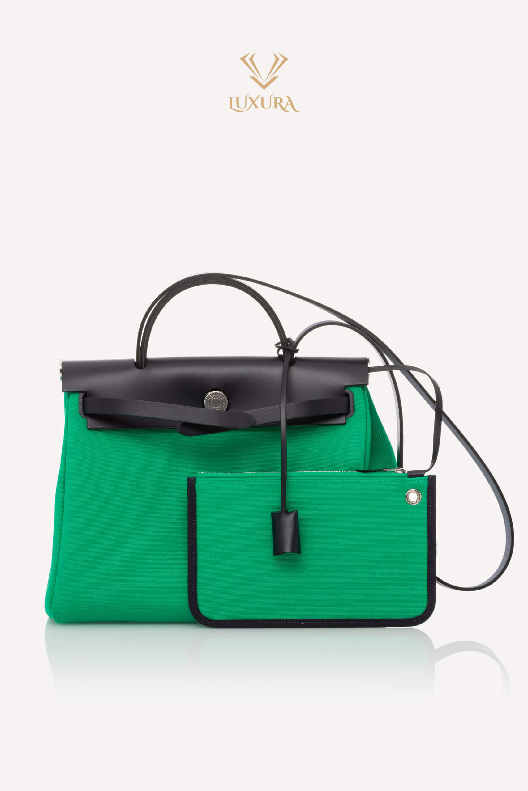 <span style="font-size: 10px; color: rgb(101, 101, 101);letter-spacing: .15em;">HARD TO FIND</span><br><strong> HERMES </strong><br><div style="margin-top:10px; font-size:16px;"> Herbag Zip 31 Vache Hunter Menthe Toile Bleu Indigo </div><br> - Image 7