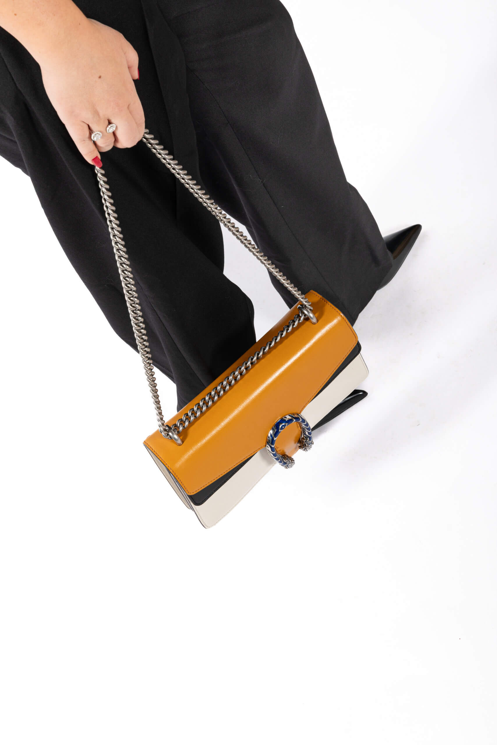 <span style="font-size: 10px;letter-spacing: .15em">HARD TO FIND</span><br> <strong>GUCCI</strong><br> <div style="margin-top:10px;font-size:16px">Azalea Calfski Tricolor Small Dionysus Shoulder Bag><br> - Image 5