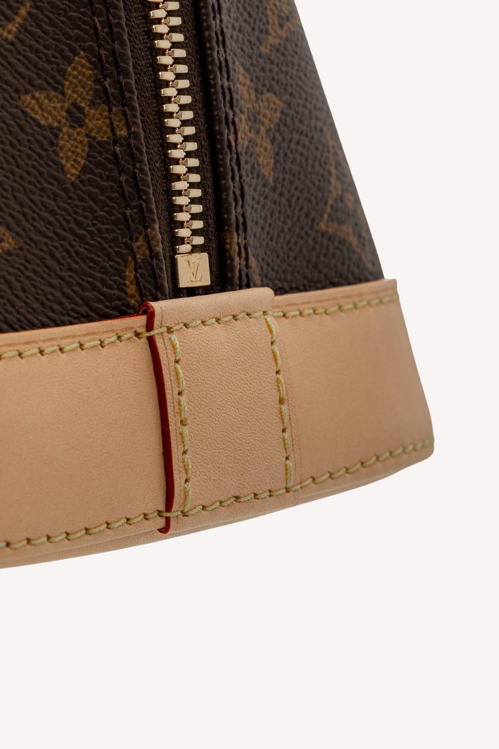 <span style="font-size: 10px;letter-spacing: .15em">HARD TO FIND</span><br> <strong>LOUIS VUITTON</strong><br> <div style="margin-top:10px;font-size:16px">Alma PM Monogram Canvas Bag M53151</div><br> - Image 12