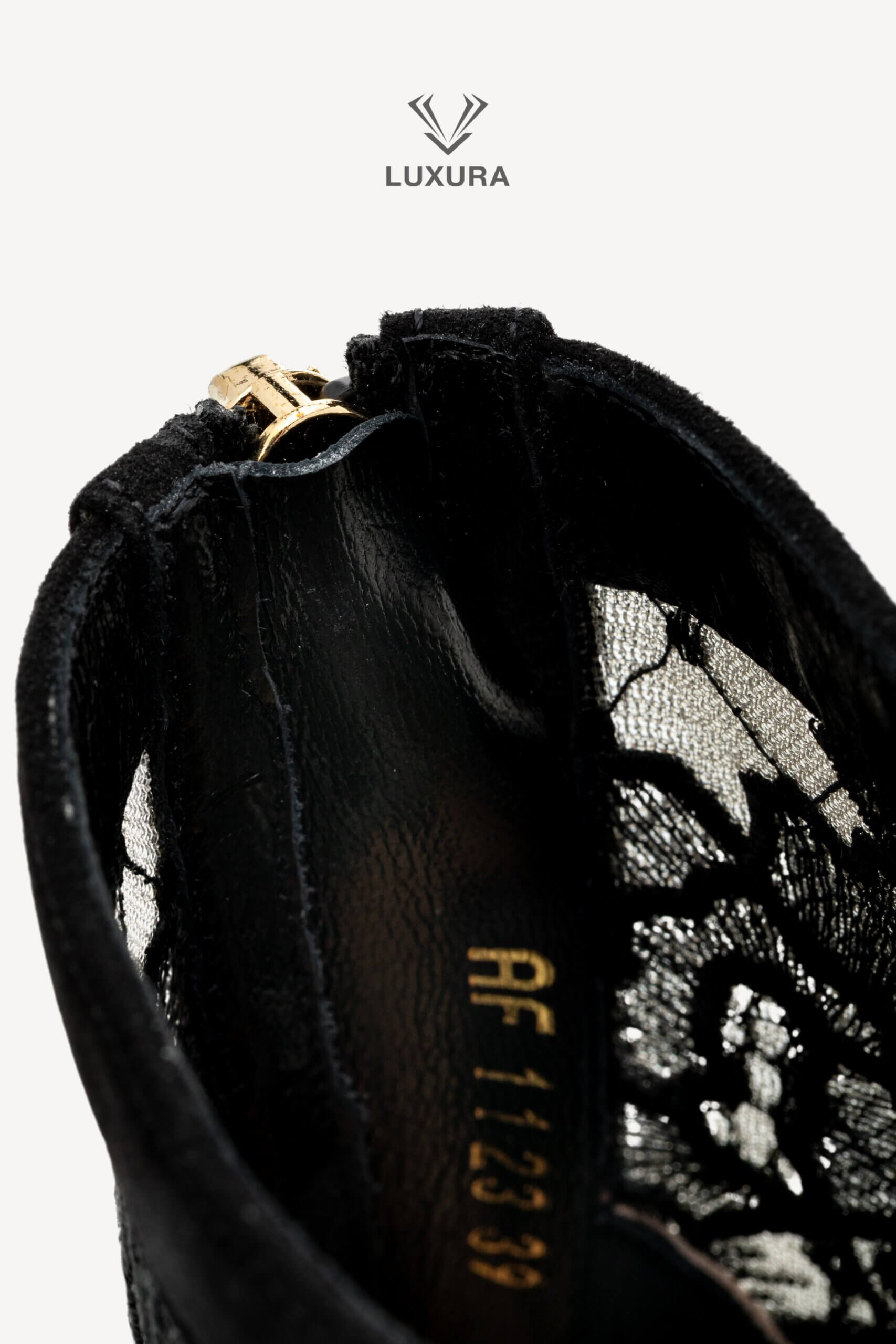 <span style="font-size: 10px;letter-spacing: .15em"></span><br> <strong>DIOR</strong><br> <div style="margin-top:10px;font-size:16px">Naughtily-D Heeled Ankle Boot Transparent Mesh with Black Dior Roses 38.5 </div><br> - Image 20