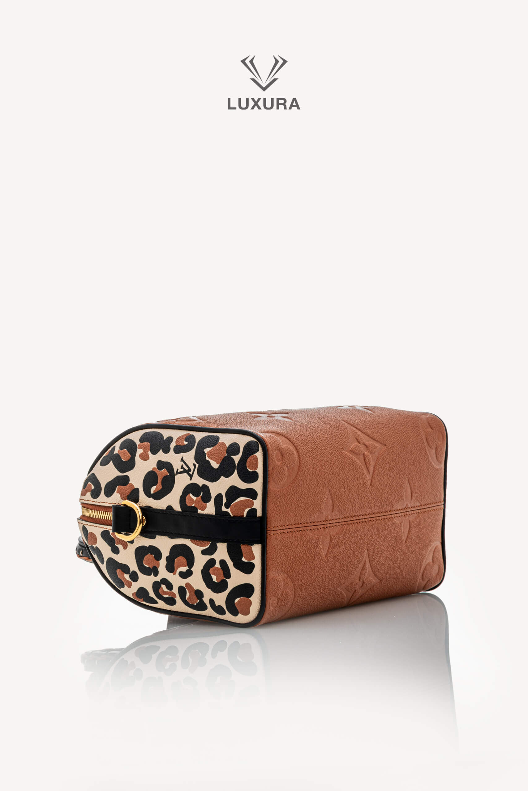 <span style="font-size: 10px;letter-spacing: .15em">HARD TO FIND</span><br>            <strong>LOUIS VUITTON</strong><br>            <div style="margin-top:10px;font-size:16px">Speedy Bandouliere 25 Caramello Monogram Empreinte</div><br> - Image 26