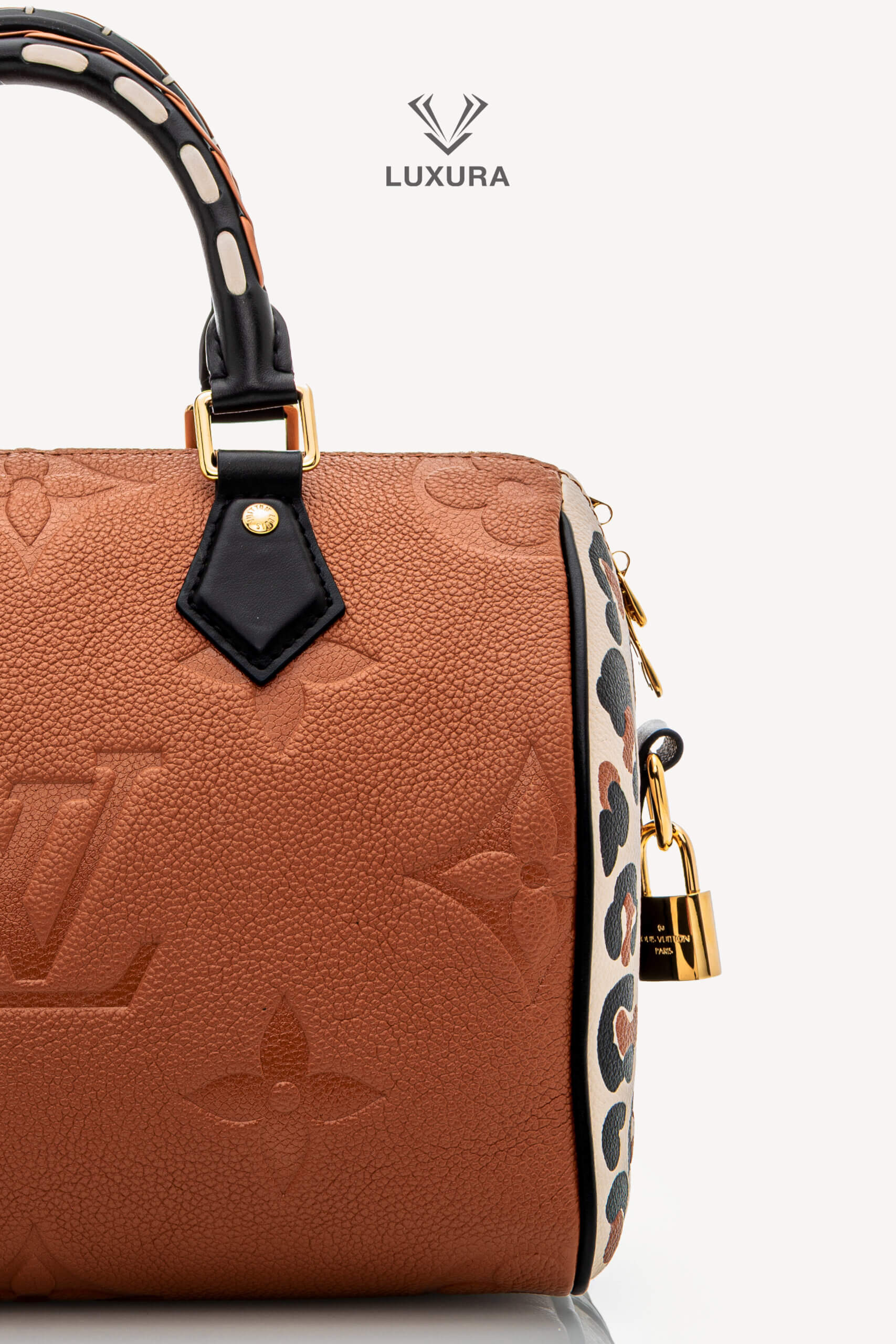 <span style="font-size: 10px;letter-spacing: .15em">HARD TO FIND</span><br>            <strong>LOUIS VUITTON</strong><br>            <div style="margin-top:10px;font-size:16px">Speedy Bandouliere 25 Caramello Monogram Empreinte</div><br> - Image 8