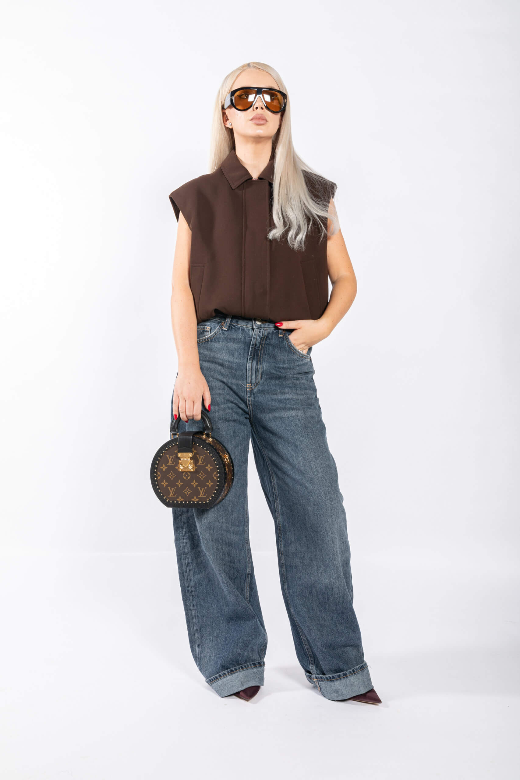 <span style="font-size: 10px;letter-spacing: .15em">NEW COLLECTION</span><br> <strong>LOUIS VUITTON</strong><br> <div style="margin-top:10px;font-size:16px">Boite Chapeau PM Monogram Coated Canvas M15293</div><br> - Image 6