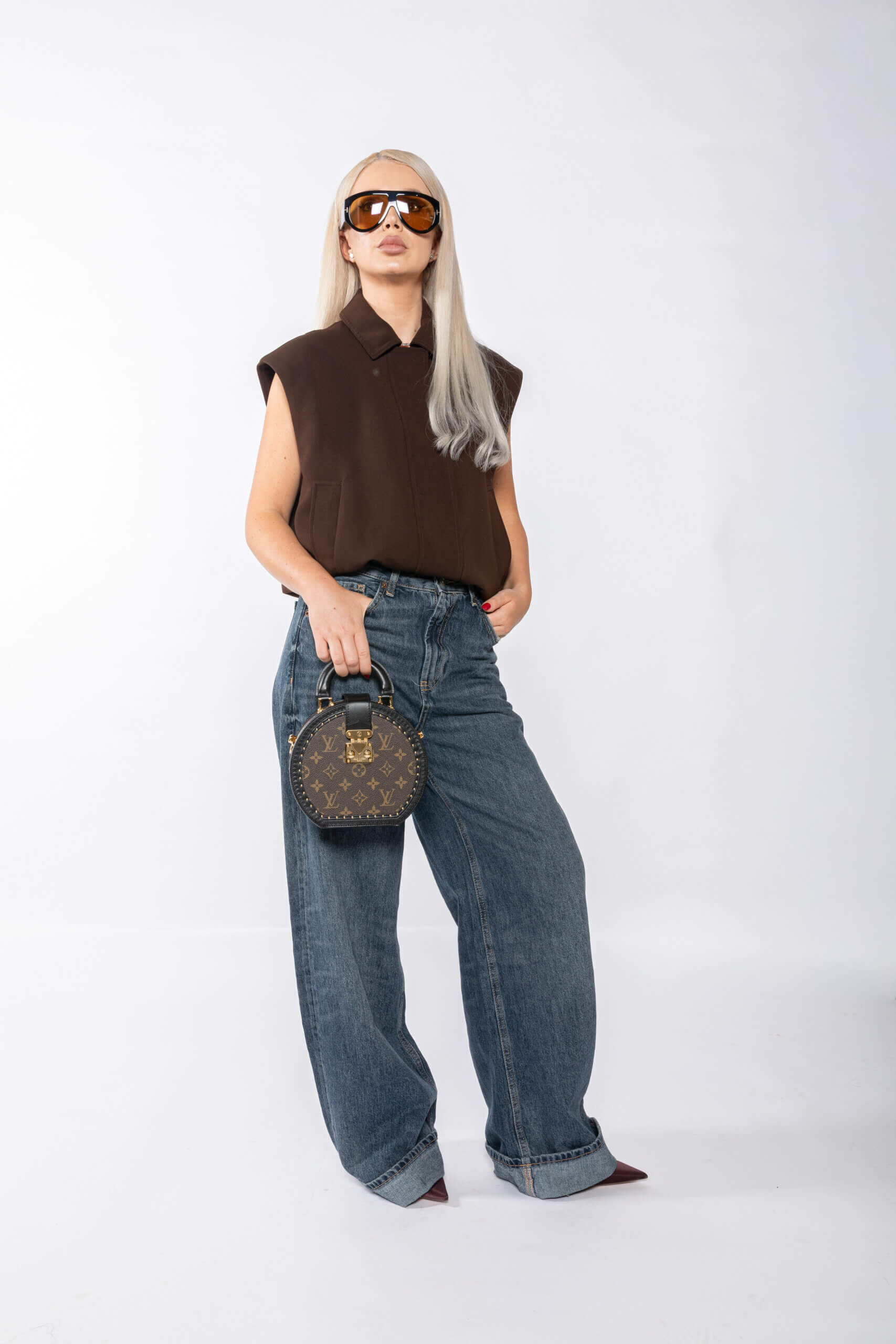 <span style="font-size: 10px;letter-spacing: .15em">NEW COLLECTION</span><br> <strong>LOUIS VUITTON</strong><br> <div style="margin-top:10px;font-size:16px">Boite Chapeau PM Monogram Coated Canvas M15293</div><br> - Image 5