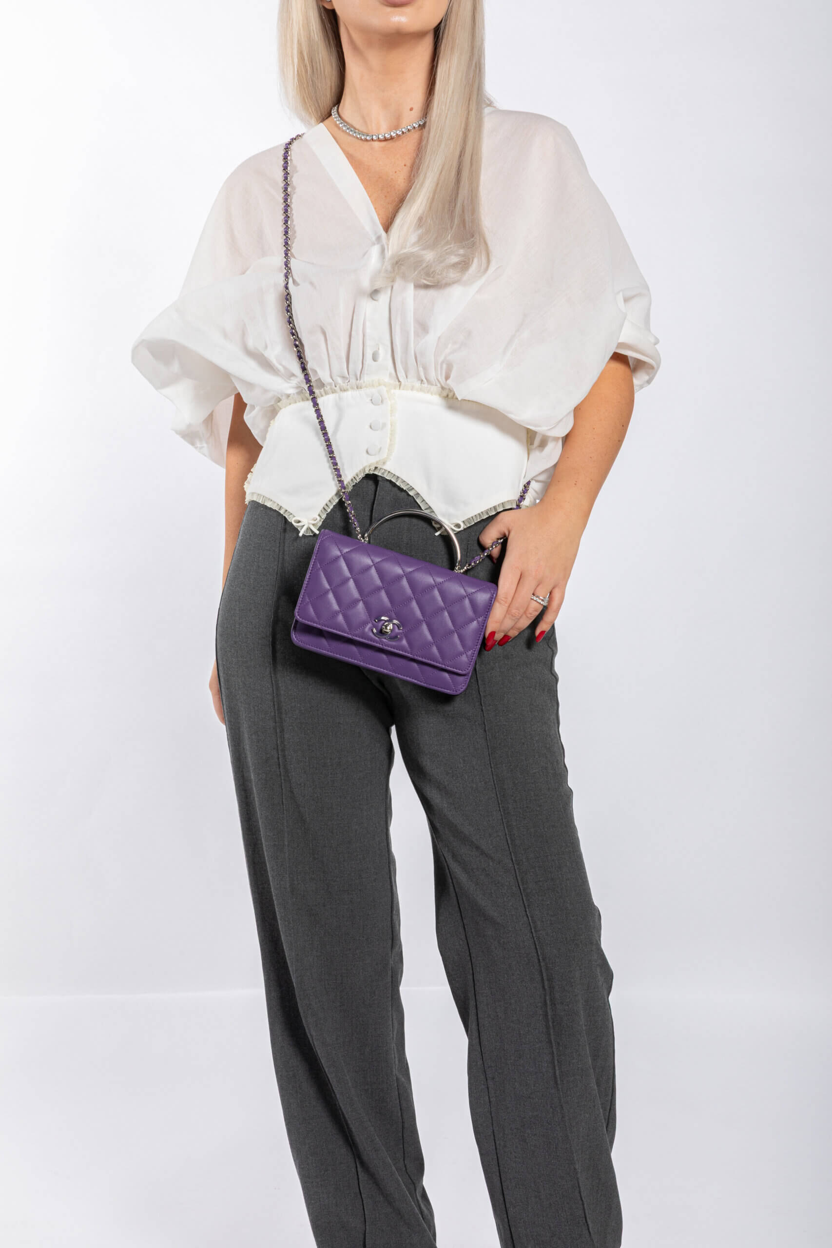 <span style="font-size: 10px;letter-spacing: .15em">HARD TO FIND</span><br> <strong>CHANEL</strong><br> <div style="margin-top:10px;font-size:16px">Top Handle Wallet On Chain Purple Lambskin Silver Hardware</div><br> - Image 3