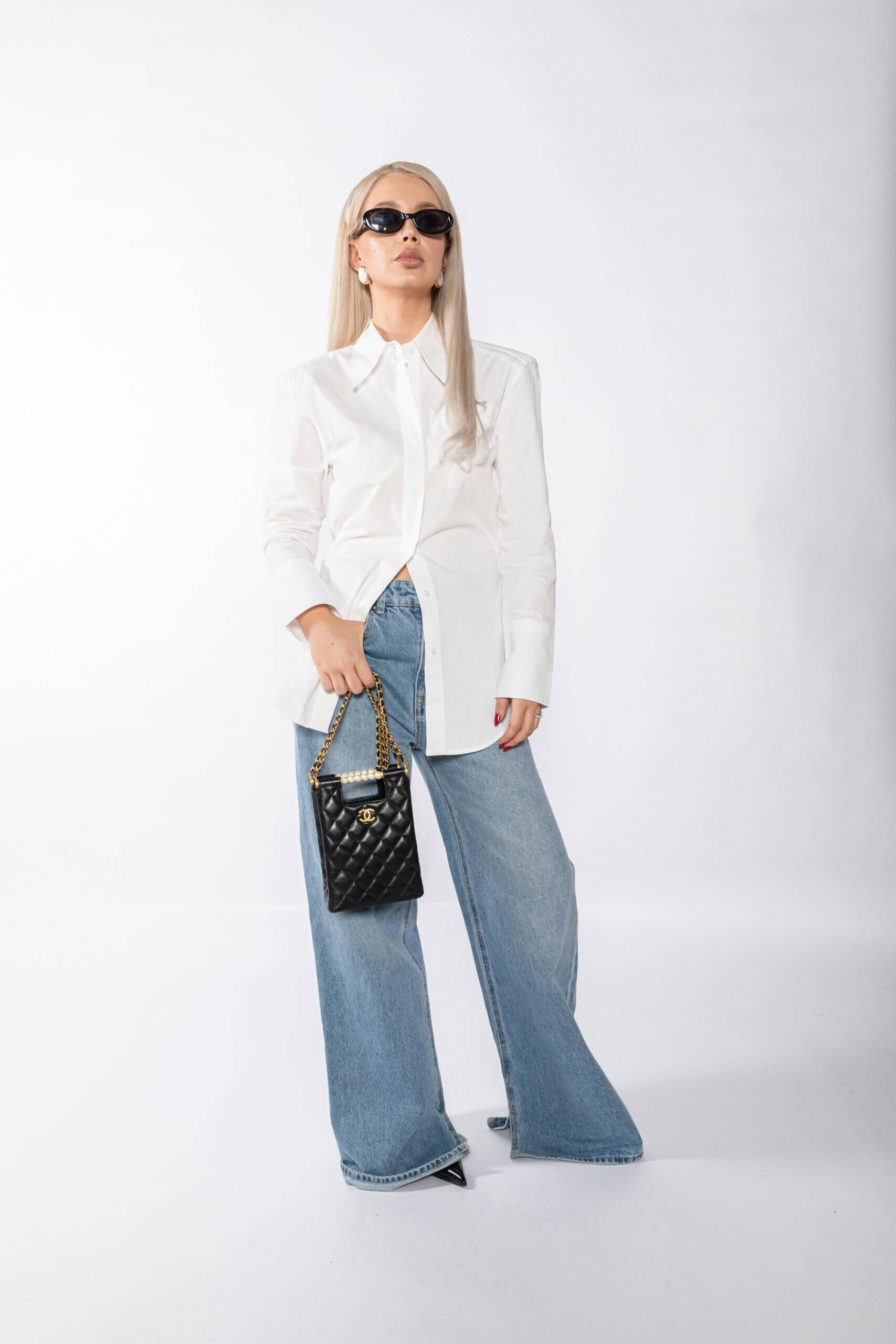 <span style="font-size: 10px;letter-spacing: .15em">HARD TO FIND</span><br> <strong>CHANEL</strong><br> <div style="margin-top:10px;font-size:16px">Lambskin Matelasse Pearl Handle Chain Shoulder Bag Black</div><br> - Image 6
