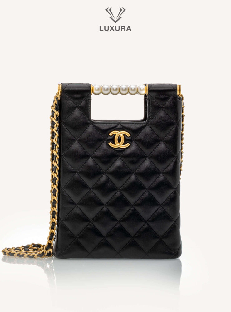 Chanel_Lambskin_Matelasse_Pearl_Handle_Chain_Shoulder_Bag_Black_1_5-scaled