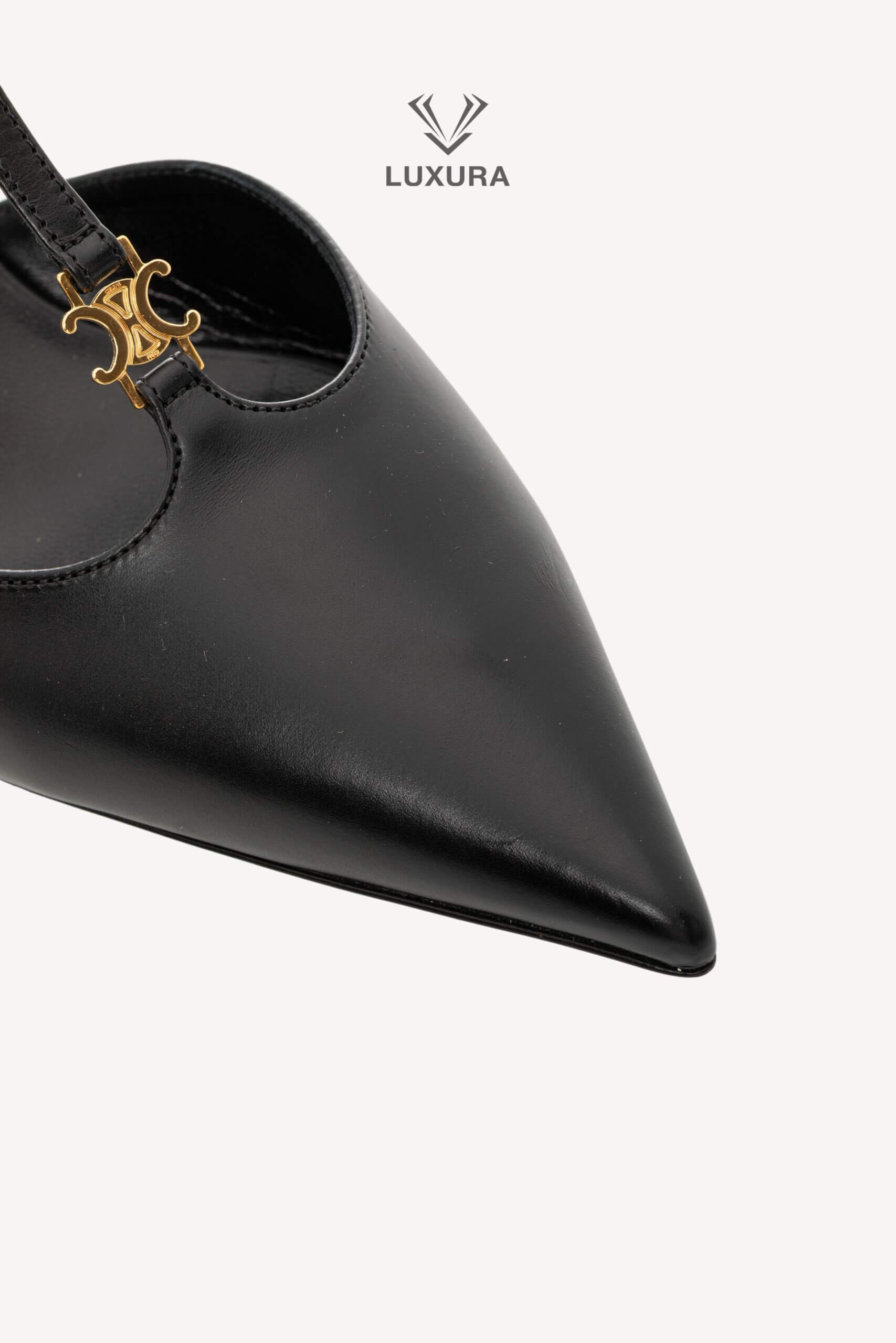 <span style="font-size: 10px;letter-spacing: .15em">NEW COLLECTION</span><br> <strong>CELINE</strong><br> <div style="margin-top:10px;font-size:16px">Kitten T-Bar Strap Pumps in Calfskin Black 37 ( true size 37.5 )</div><br> - Image 10