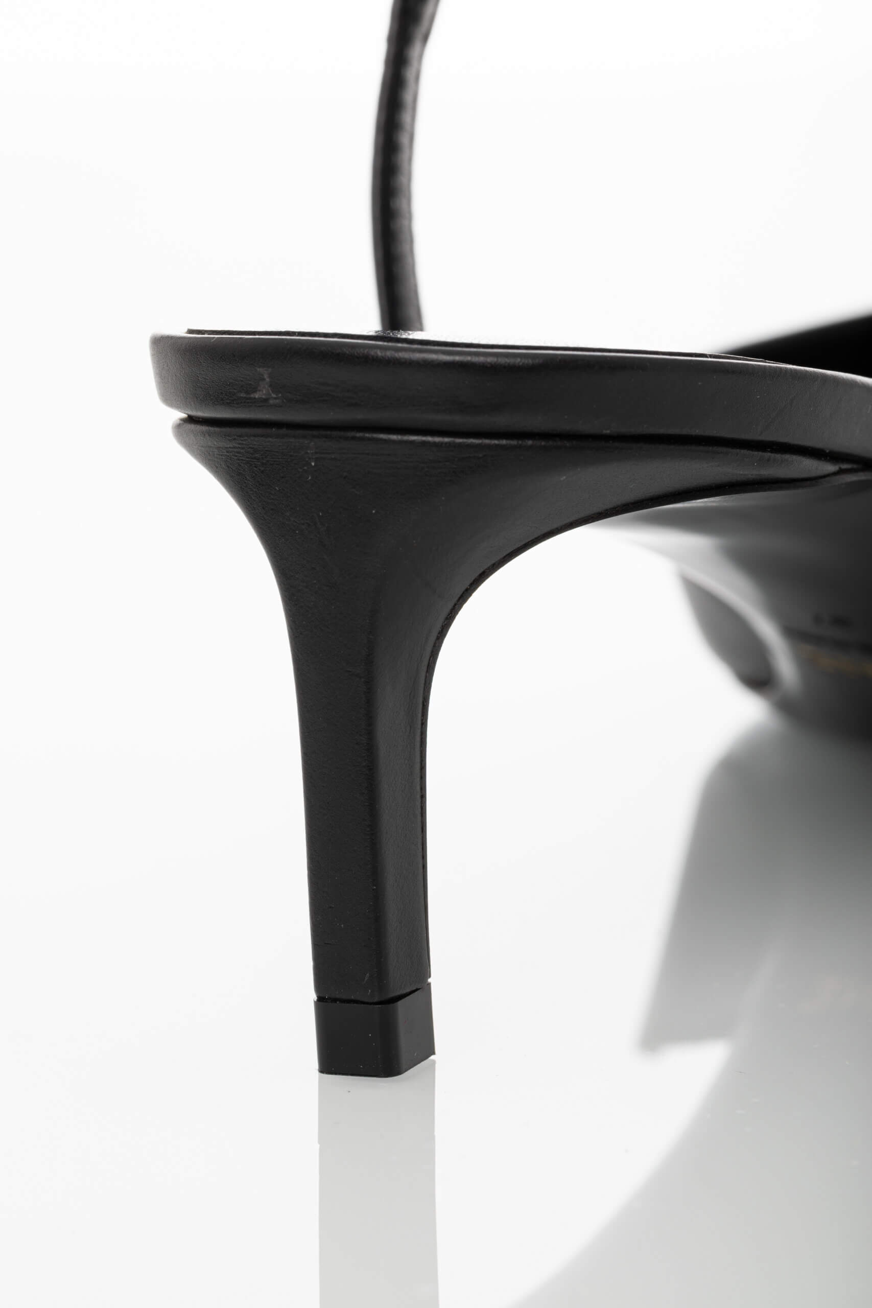 <span style="font-size: 10px;letter-spacing: .15em">NEW COLLECTION</span><br> <strong>CELINE</strong><br> <div style="margin-top:10px;font-size:16px">Kitten T-Bar Strap Pumps in Calfskin Black 37 ( true size 37.5 )</div><br> - Image 16