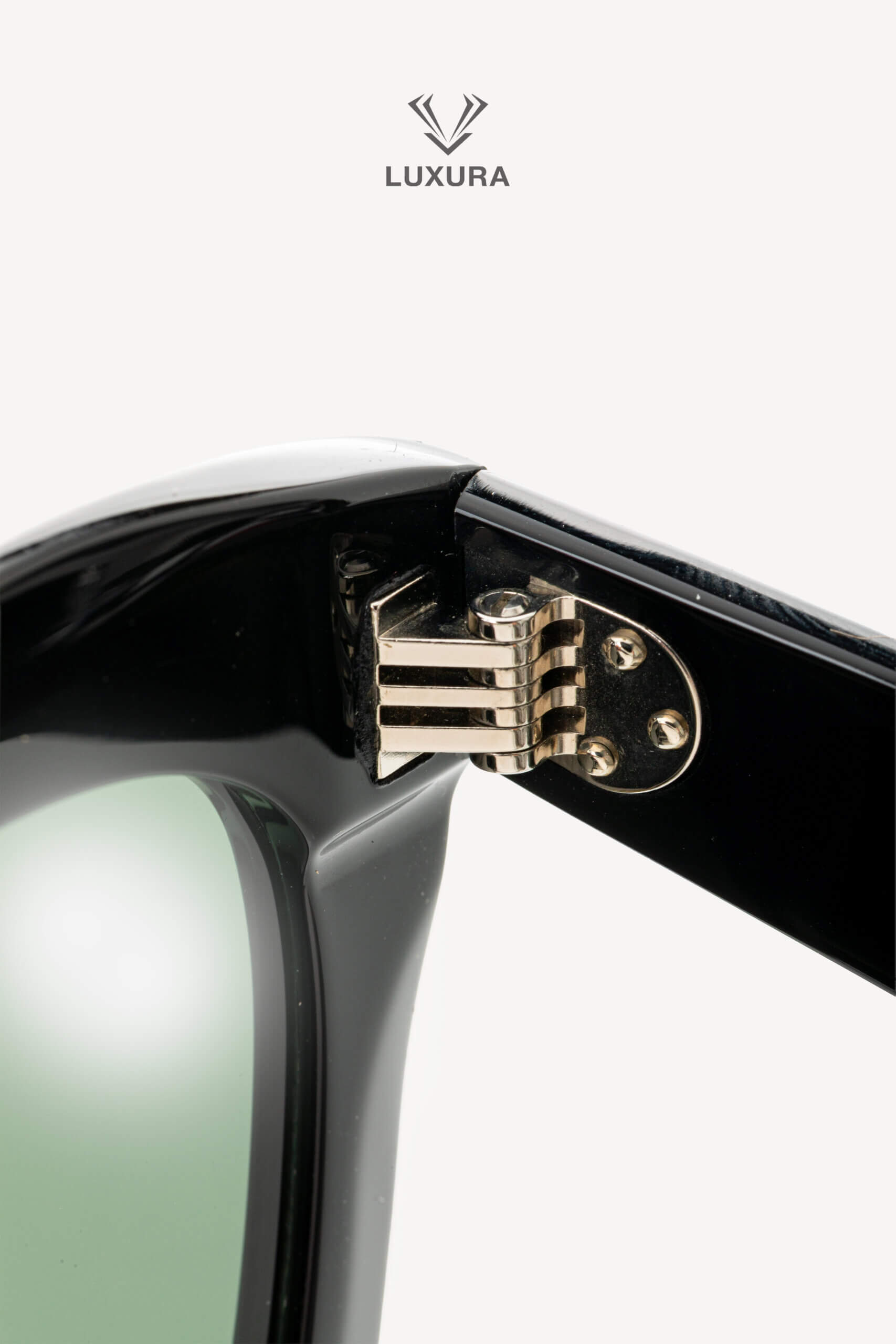 <span style="font-size: 10px; color: rgb(101, 101, 101);letter-spacing: .15em;"> HARD TO FIND</span><br><strong> CELINE </strong><br><div style="margin-top:10px; font-size:16px;"> CL4005IN Black Sunglasses </div><br> - Image 11