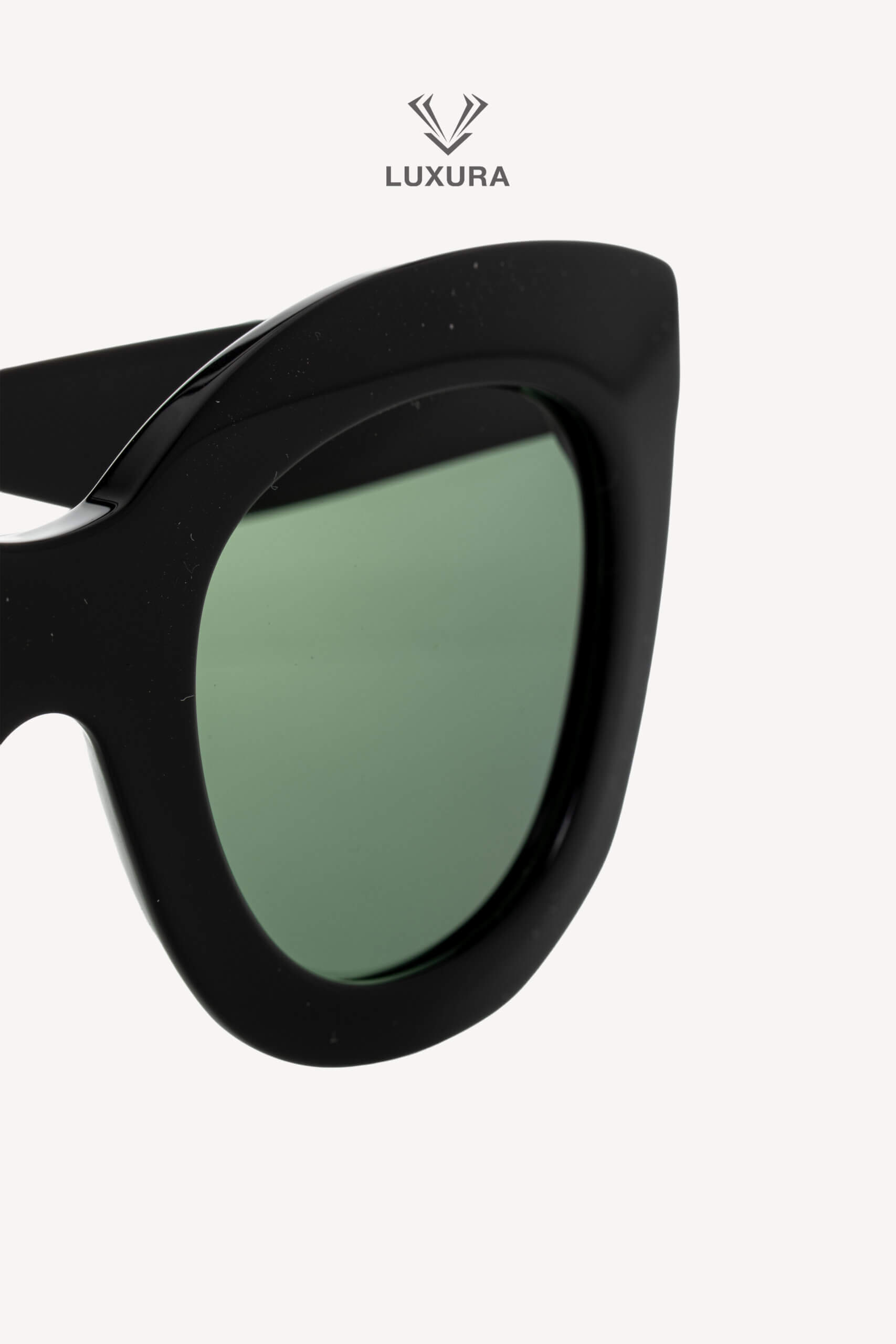 <span style="font-size: 10px; color: rgb(101, 101, 101);letter-spacing: .15em;"> HARD TO FIND</span><br><strong> CELINE </strong><br><div style="margin-top:10px; font-size:16px;"> CL4005IN Black Sunglasses </div><br> - Image 9