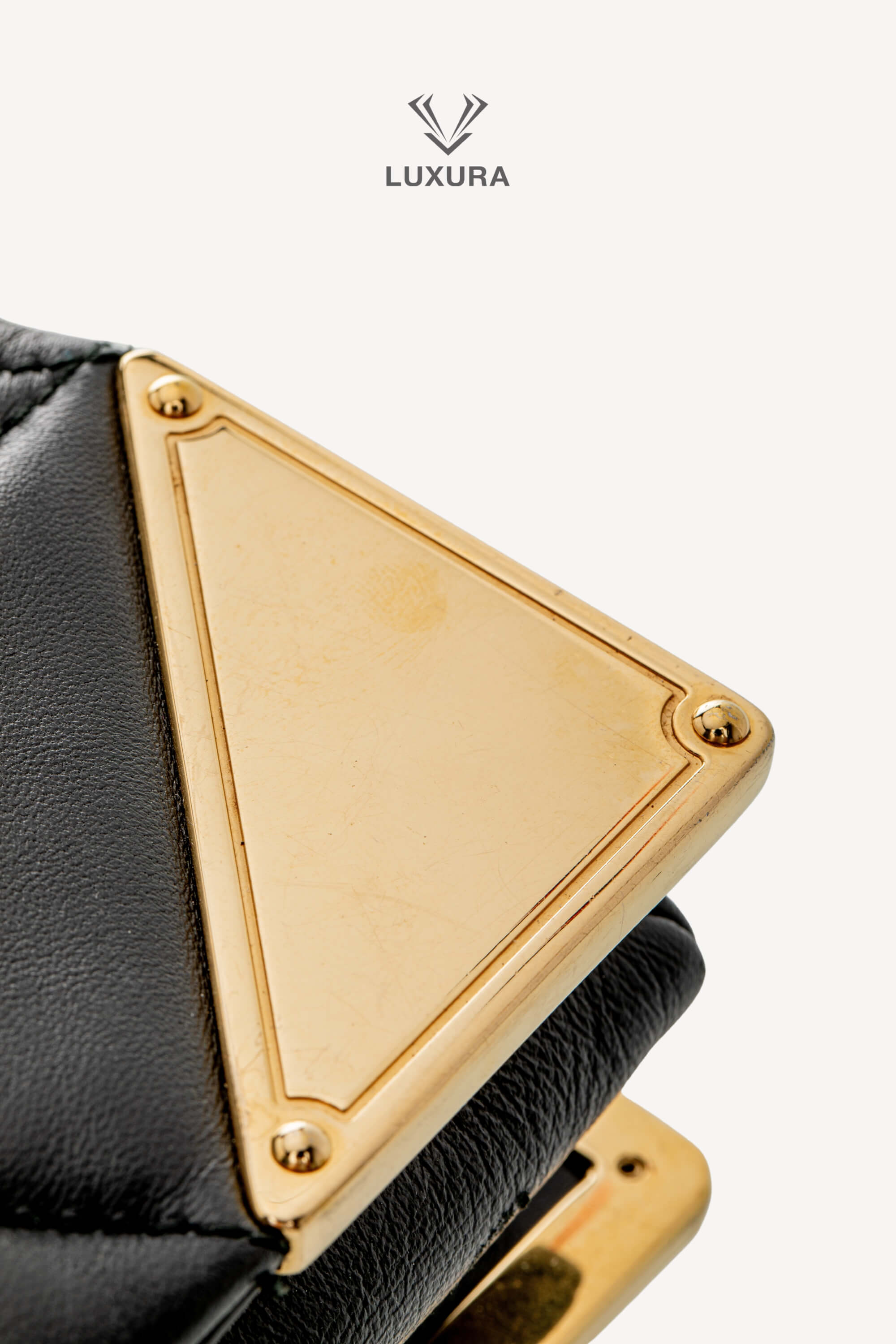 <span style="font-size: 10px;letter-spacing: .15em"></span><br> <strong>PRADA</strong><br> <div style="margin-top:10px;font-size:16px">Quilted Nappa Stitched Leather Crossbody Bag Black</div><br> - Image 13