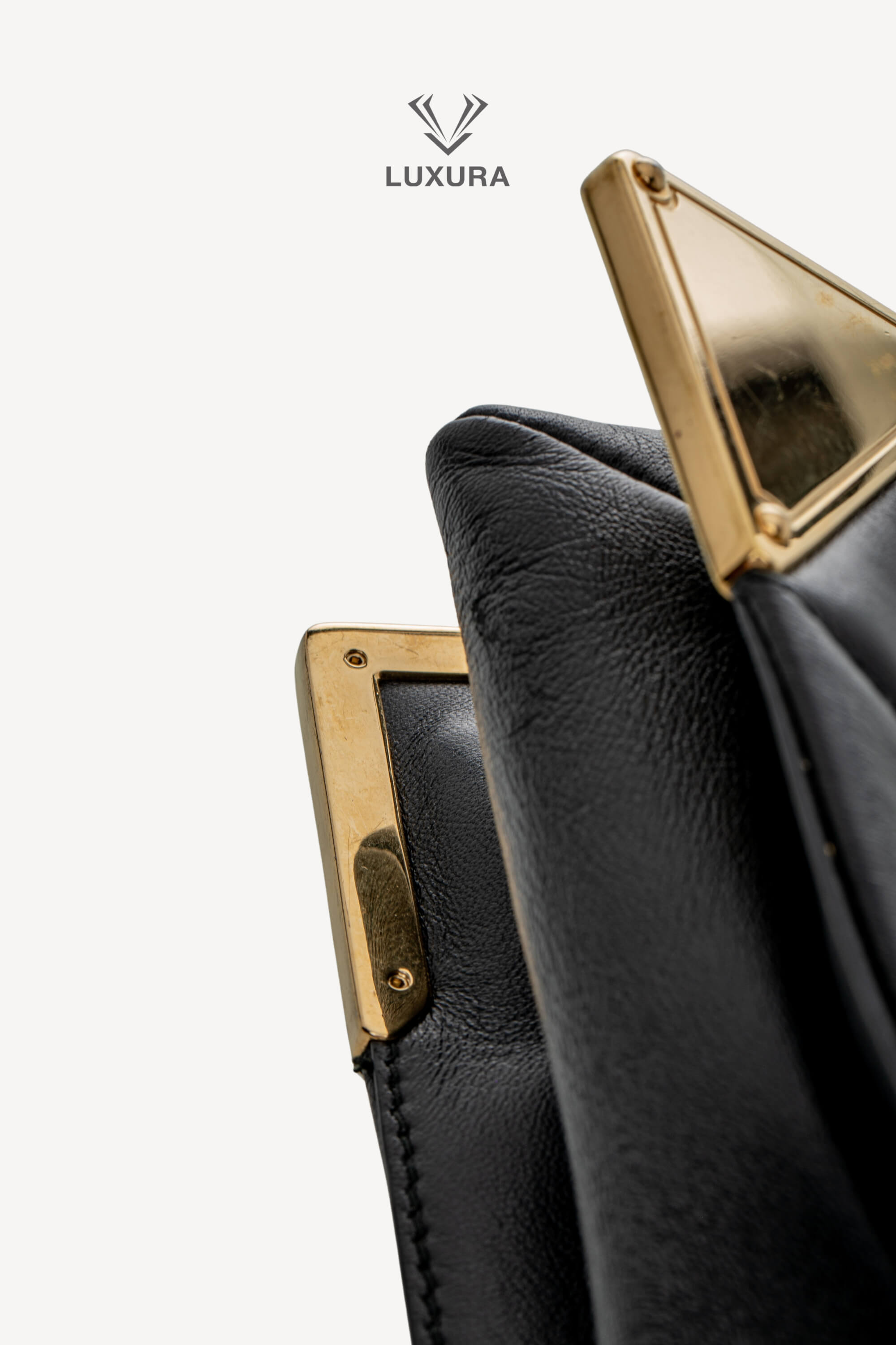<span style="font-size: 10px;letter-spacing: .15em"></span><br> <strong>PRADA</strong><br> <div style="margin-top:10px;font-size:16px">Quilted Nappa Stitched Leather Crossbody Bag Black</div><br> - Image 4