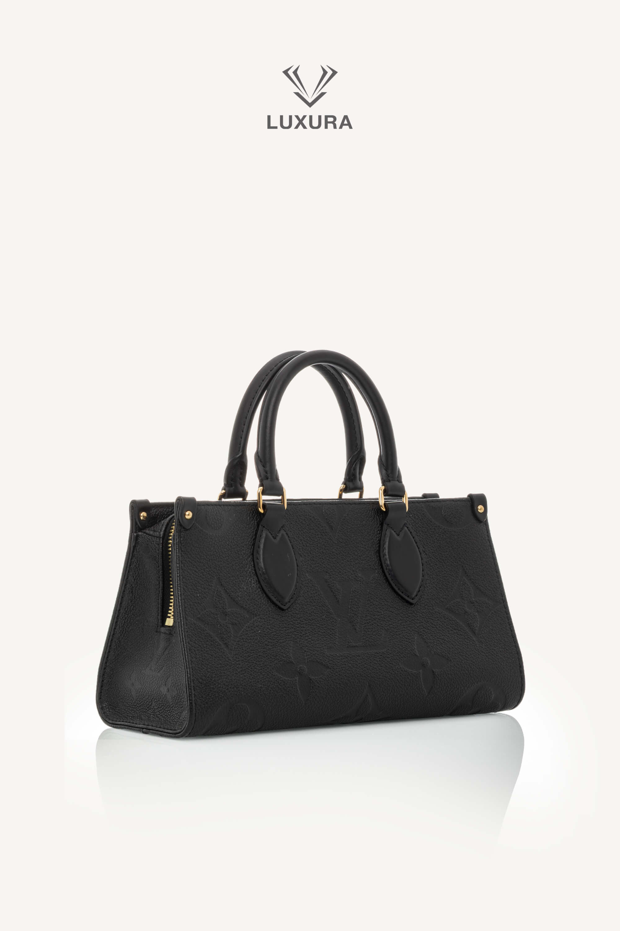 <span style="font-size: 10px;letter-spacing: .15em">HARD TO FIND</span><br>            <strong>LOUIS VUITTON</strong><br>            <div style="margin-top:10px;font-size:16px">OnTheGo East West Monogram Empreinte Leather Black M23640</div><br> - Image 3