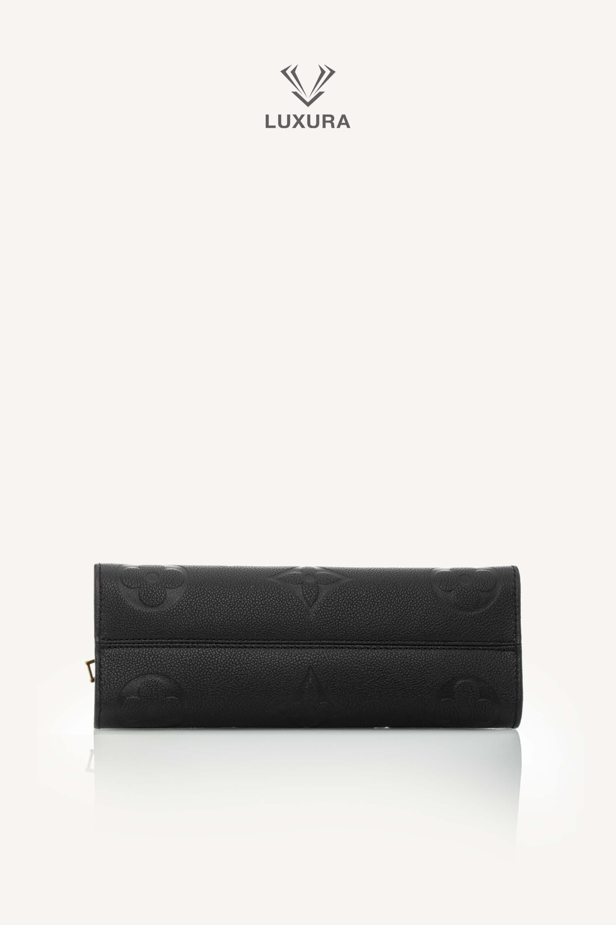 <span style="font-size: 10px;letter-spacing: .15em">HARD TO FIND</span><br>            <strong>LOUIS VUITTON</strong><br>            <div style="margin-top:10px;font-size:16px">OnTheGo East West Monogram Empreinte Leather Black M23640</div><br> - Image 27