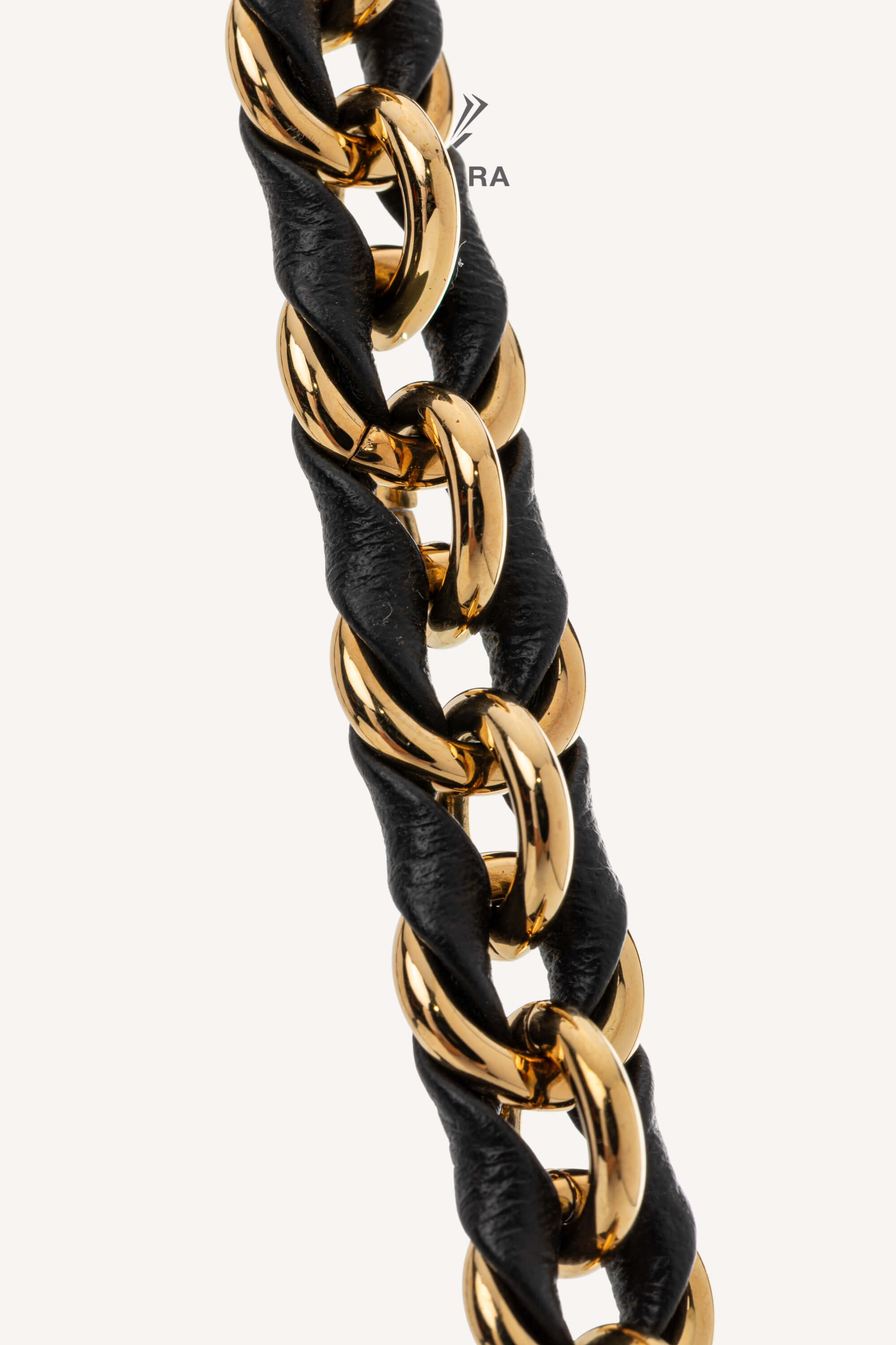 <span style="font-size: 10px;letter-spacing: .15em">HARD TO FIND</span><br>            <strong>LOUIS VUITTON</strong><br>            <div style="margin-top:10px;font-size:16px">OnTheGo East West Monogram Empreinte Leather Black M23640</div><br> - Image 21