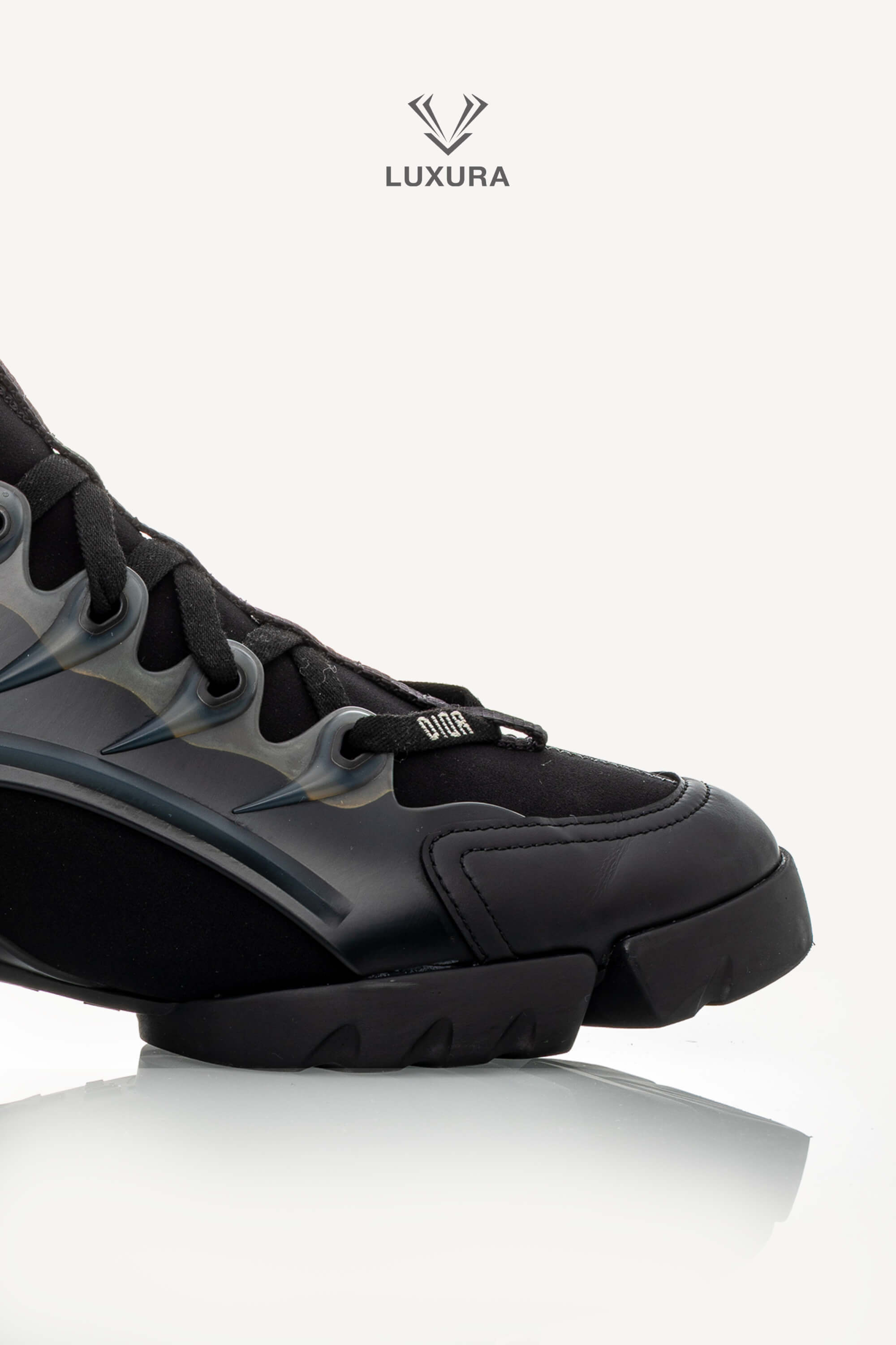 <span style="font-size: 10px;letter-spacing: .15em">HARD TO FIND</span><br>            <strong>CHRISTIAN DIOR</strong><br>            <div style="margin-top:10px;font-size:16px">D-Connect Black Technical Sneaker 37.5</div><br> - Image 18