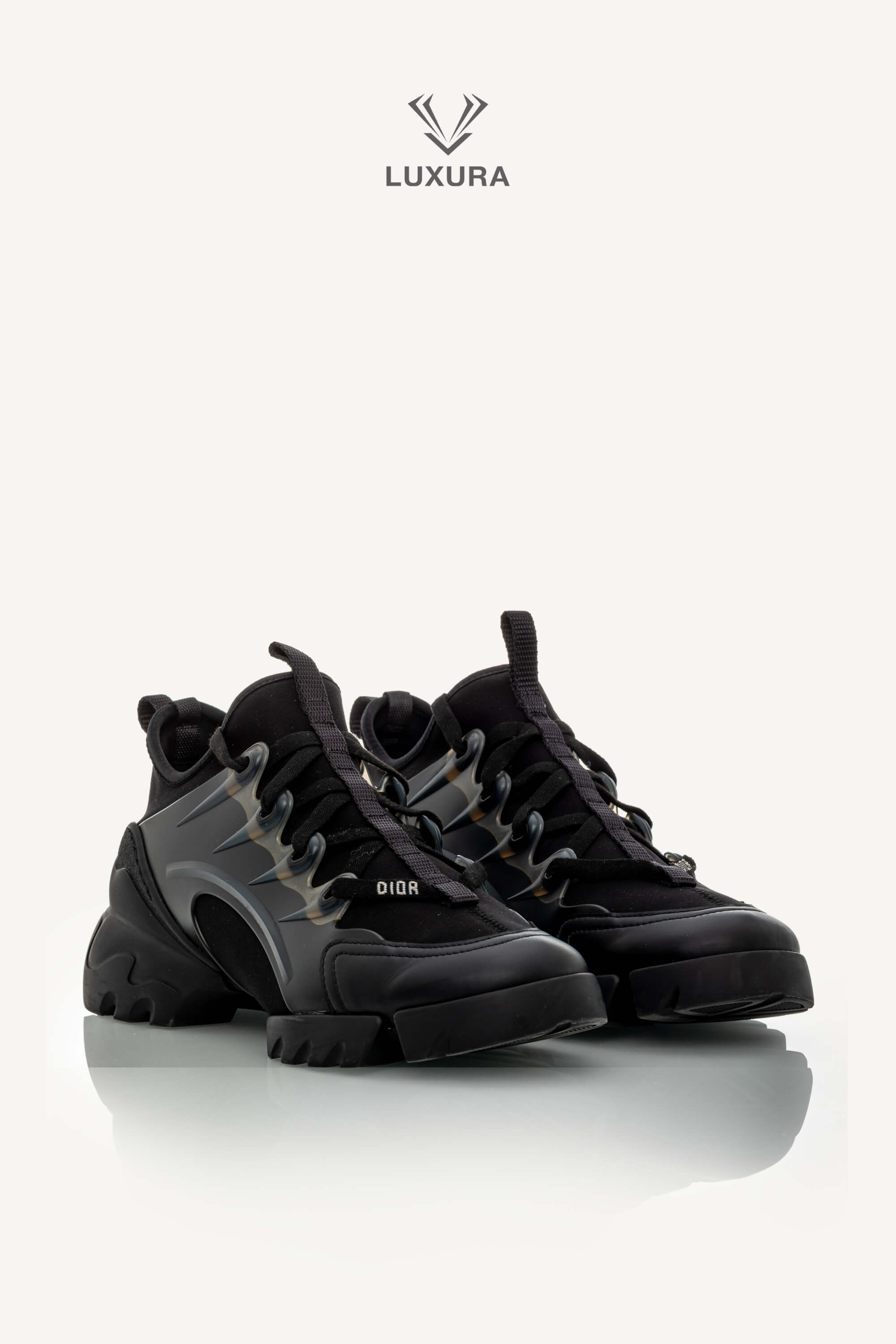 <span style="font-size: 10px;letter-spacing: .15em">HARD TO FIND</span><br>            <strong>CHRISTIAN DIOR</strong><br>            <div style="margin-top:10px;font-size:16px">D-Connect Black Technical Sneaker 37.5</div><br> - Image 10