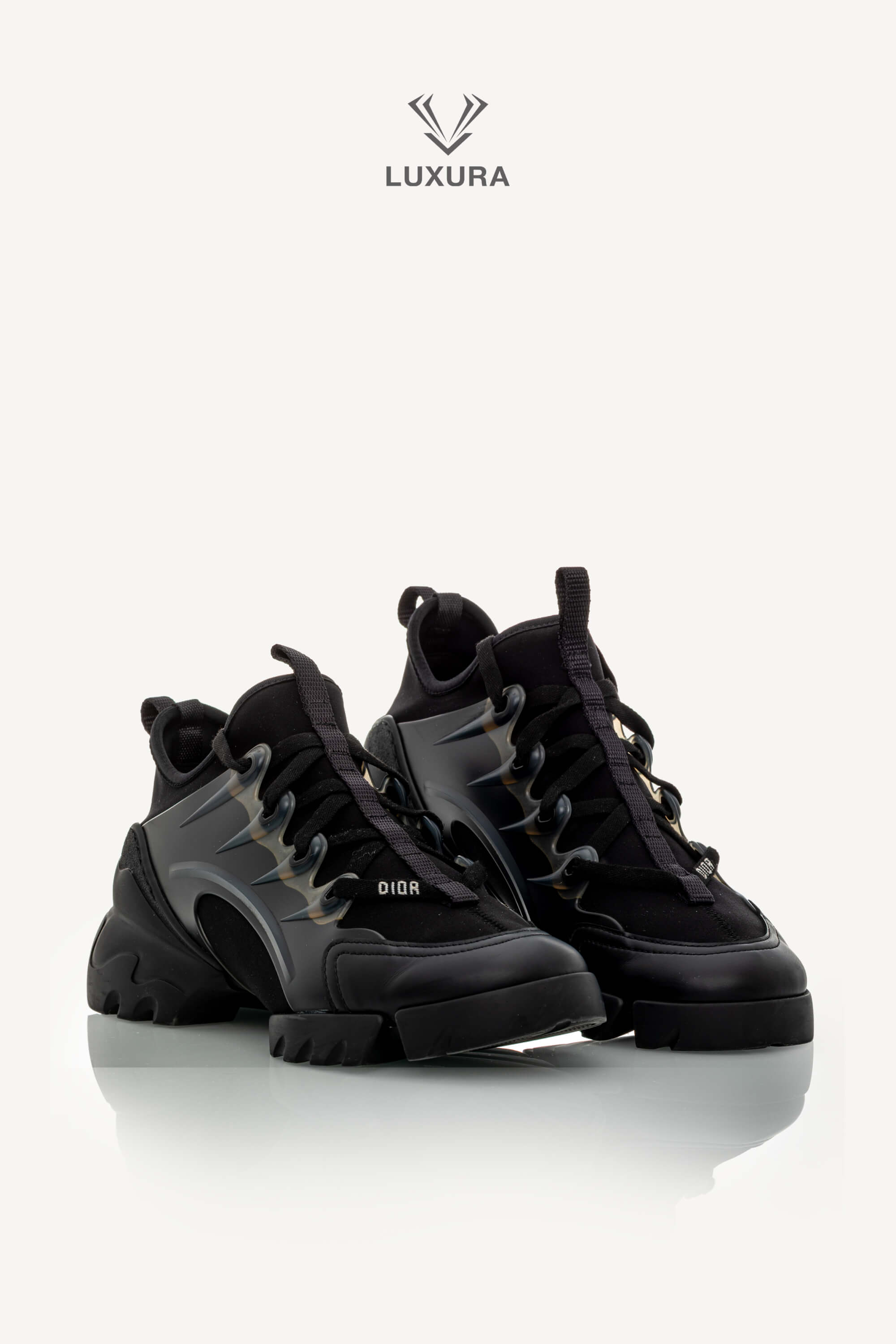<span style="font-size: 10px;letter-spacing: .15em">HARD TO FIND</span><br>            <strong>CHRISTIAN DIOR</strong><br>            <div style="margin-top:10px;font-size:16px">D-Connect Black Technical Sneaker 37.5</div><br> - Image 7
