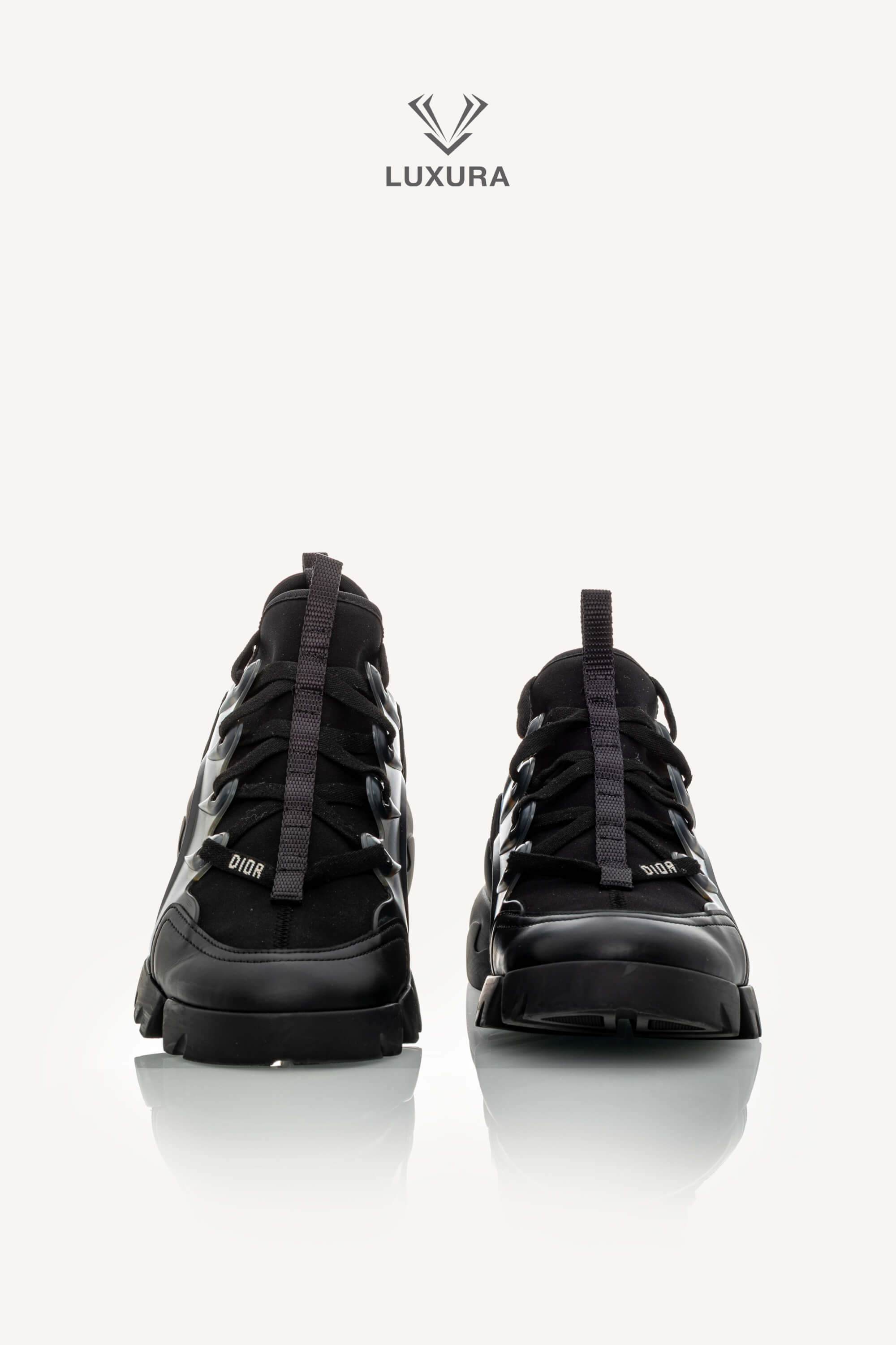 <span style="font-size: 10px;letter-spacing: .15em">HARD TO FIND</span><br>            <strong>CHRISTIAN DIOR</strong><br>            <div style="margin-top:10px;font-size:16px">D-Connect Black Technical Sneaker 37.5</div><br> - Image 6