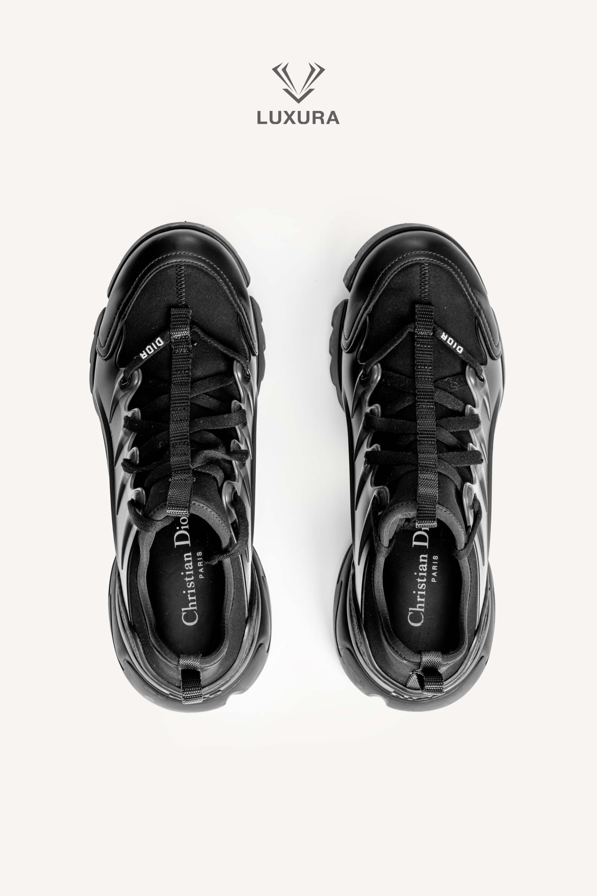 <span style="font-size: 10px;letter-spacing: .15em">HARD TO FIND</span><br>            <strong>CHRISTIAN DIOR</strong><br>            <div style="margin-top:10px;font-size:16px">D-Connect Black Technical Sneaker 37.5</div><br> - Image 5