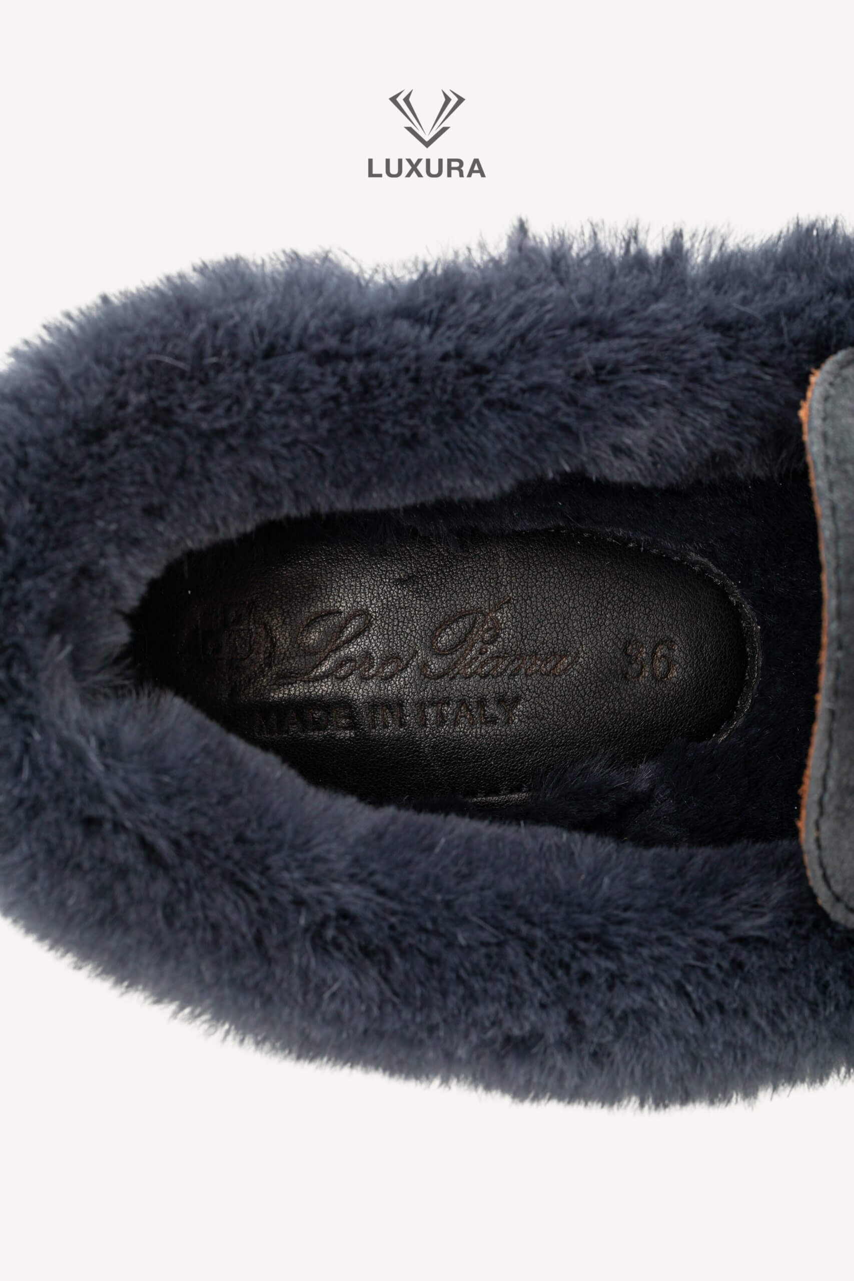 <span style="font-size: 10px;letter-spacing: .15em">BEST DEAL</span><br> <strong>LORO PIANA</strong><br> <div style="margin-top:10px;font-size:16px">Piana Summer Charms Walk Suede Fur Loafers Navy 36</div><br> - Image 16
