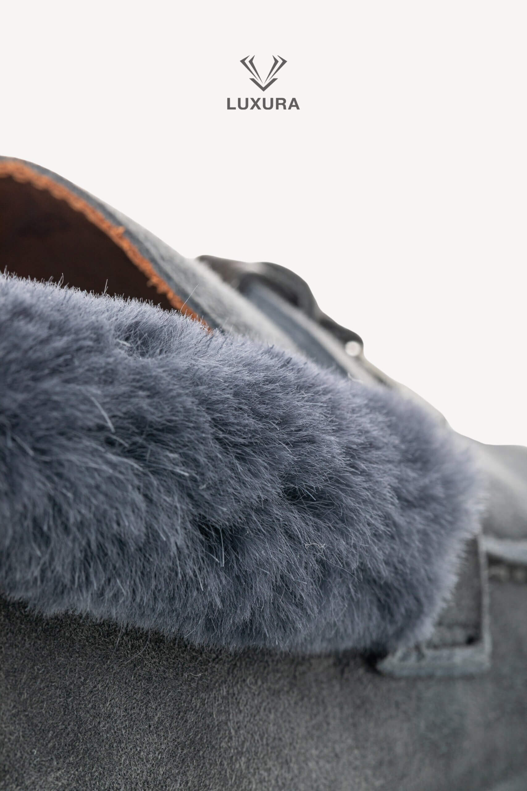 <span style="font-size: 10px;letter-spacing: .15em">BEST DEAL</span><br> <strong>LORO PIANA</strong><br> <div style="margin-top:10px;font-size:16px">Piana Summer Charms Walk Suede Fur Loafers Navy 36</div><br> - Image 14